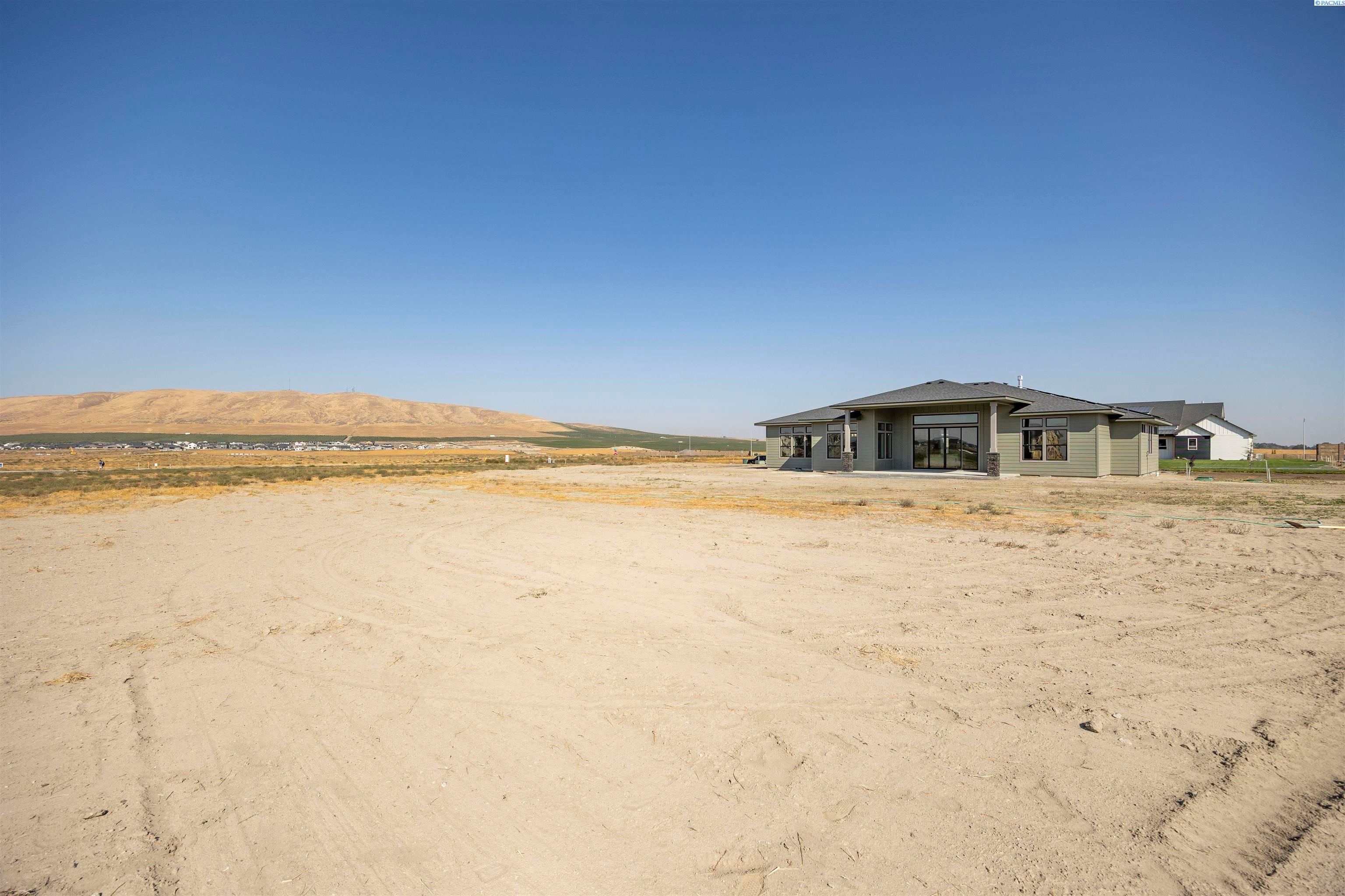 Kennewick, Washington, 99338, United States, 4 Bedrooms Bedrooms, ,3 BathroomsBathrooms,Residential,For Sale,2002511