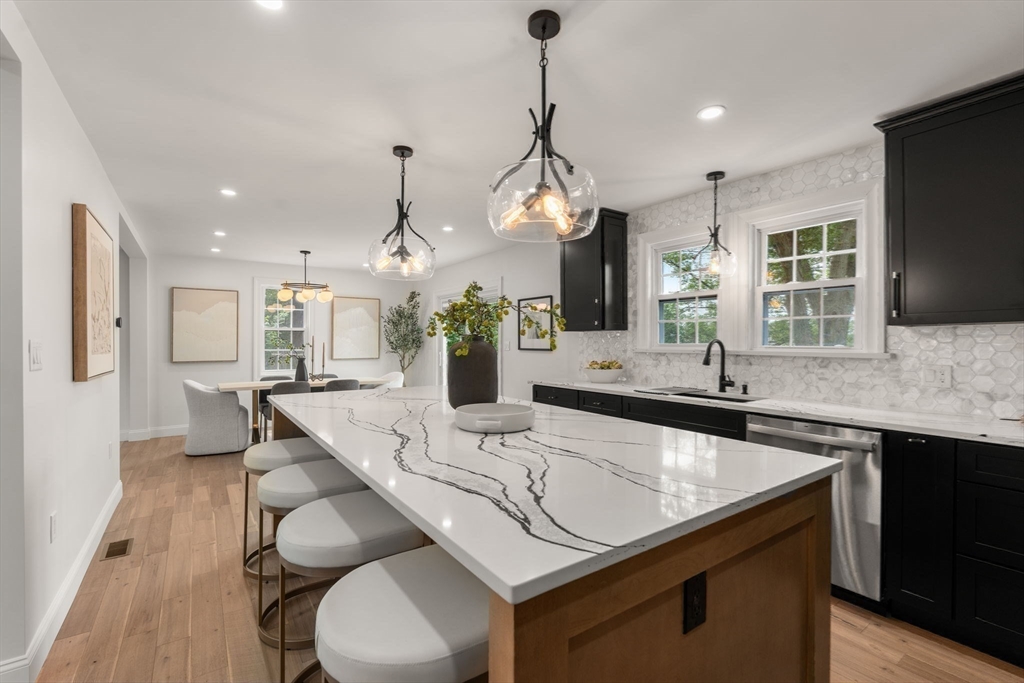 Quincy, Massachusetts, 02169, United States, 4 Bedrooms Bedrooms, ,3 BathroomsBathrooms,Residential,For Sale,1932298