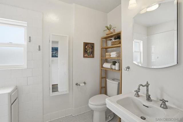 San Diego, California, 92116, United States, 2 Bedrooms Bedrooms, ,1 BathroomBathrooms,Residential,For Sale,1988896