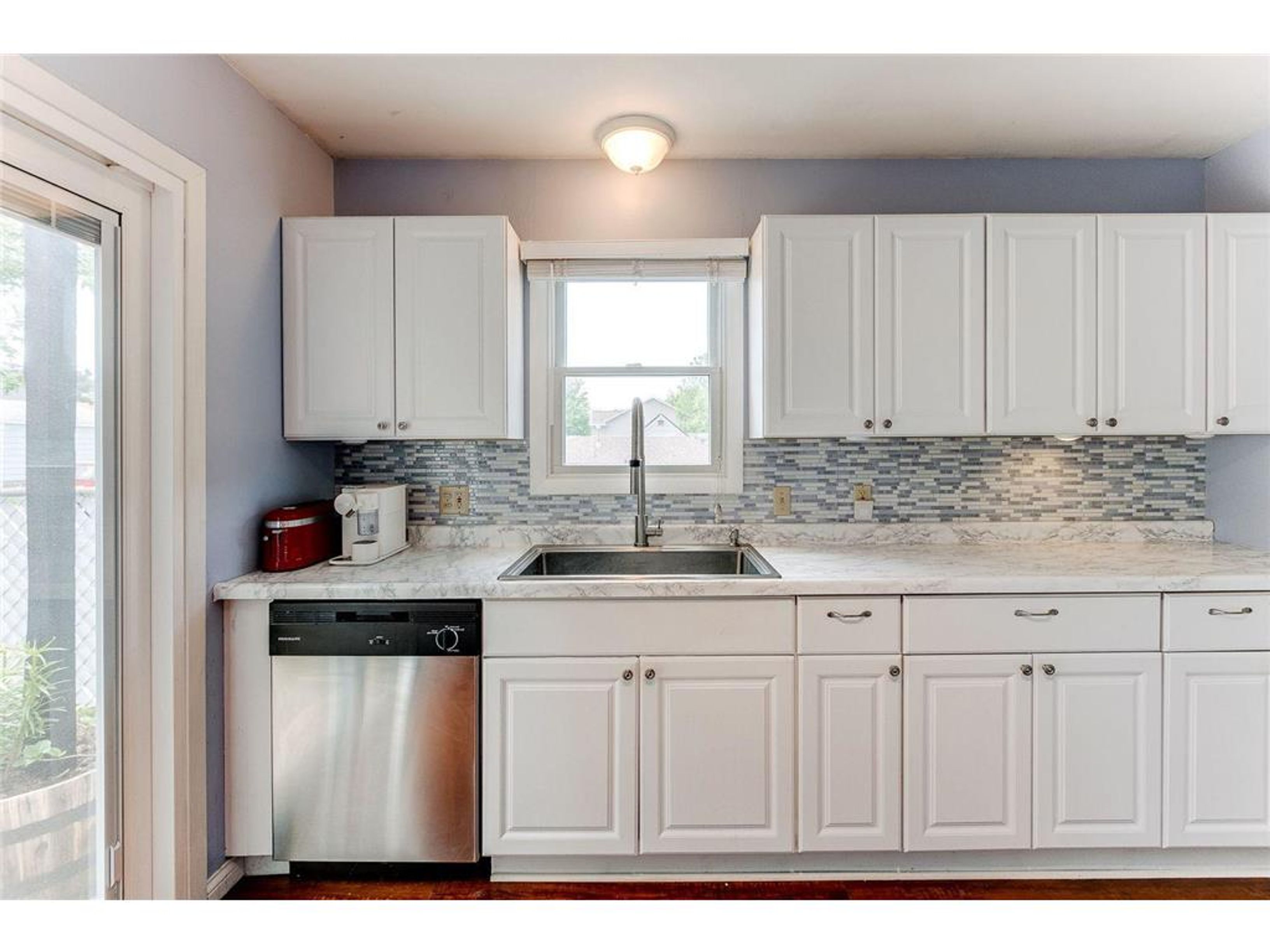  Bright St. Louis Park Home Near West End - 物件實景