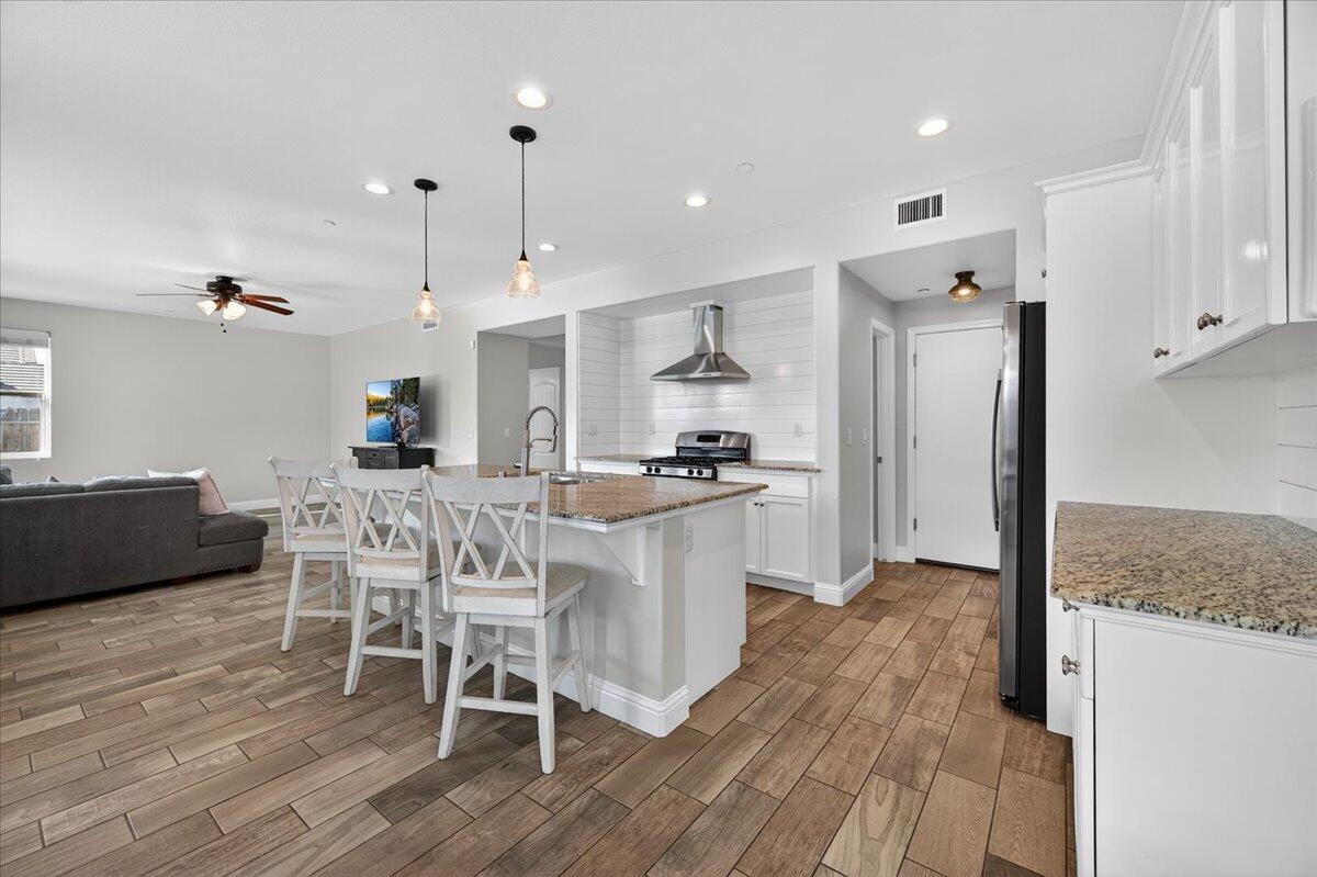 Visalia, California, 93291, United States, 4 Bedrooms Bedrooms, ,3 BathroomsBathrooms,Residential,For Sale,2010772