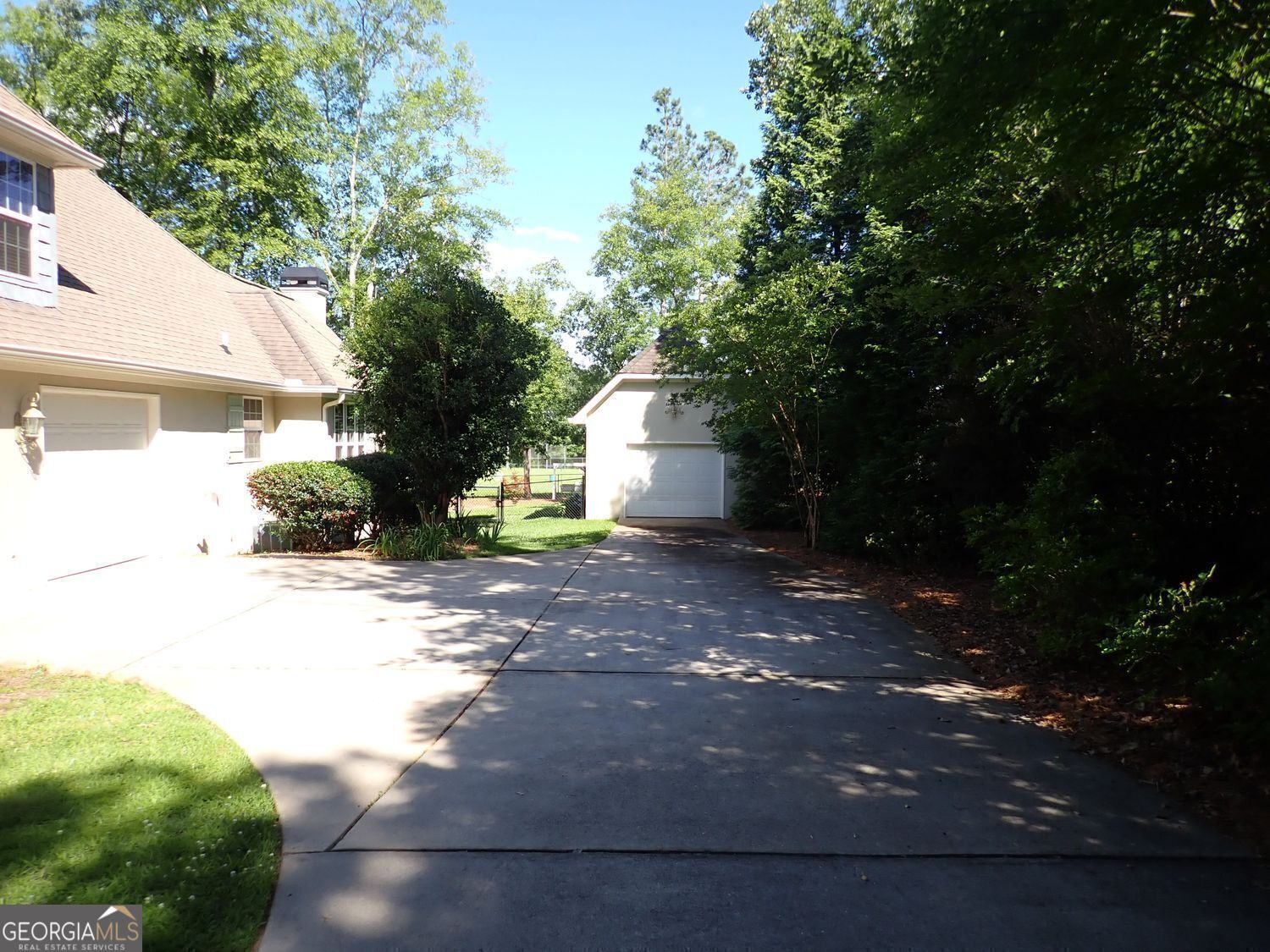 Barnesville, Georgia, 30204, United States, 2 Bedrooms Bedrooms, ,3 BathroomsBathrooms,Residential,For Sale,1910372