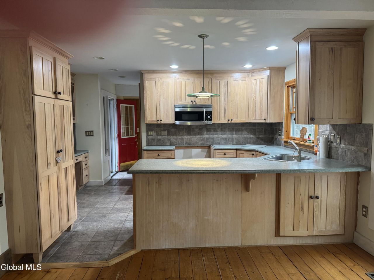 Rexford, New York, 12148, United States, 3 Bedrooms Bedrooms, ,3 BathroomsBathrooms,Residential,For Sale,2001928