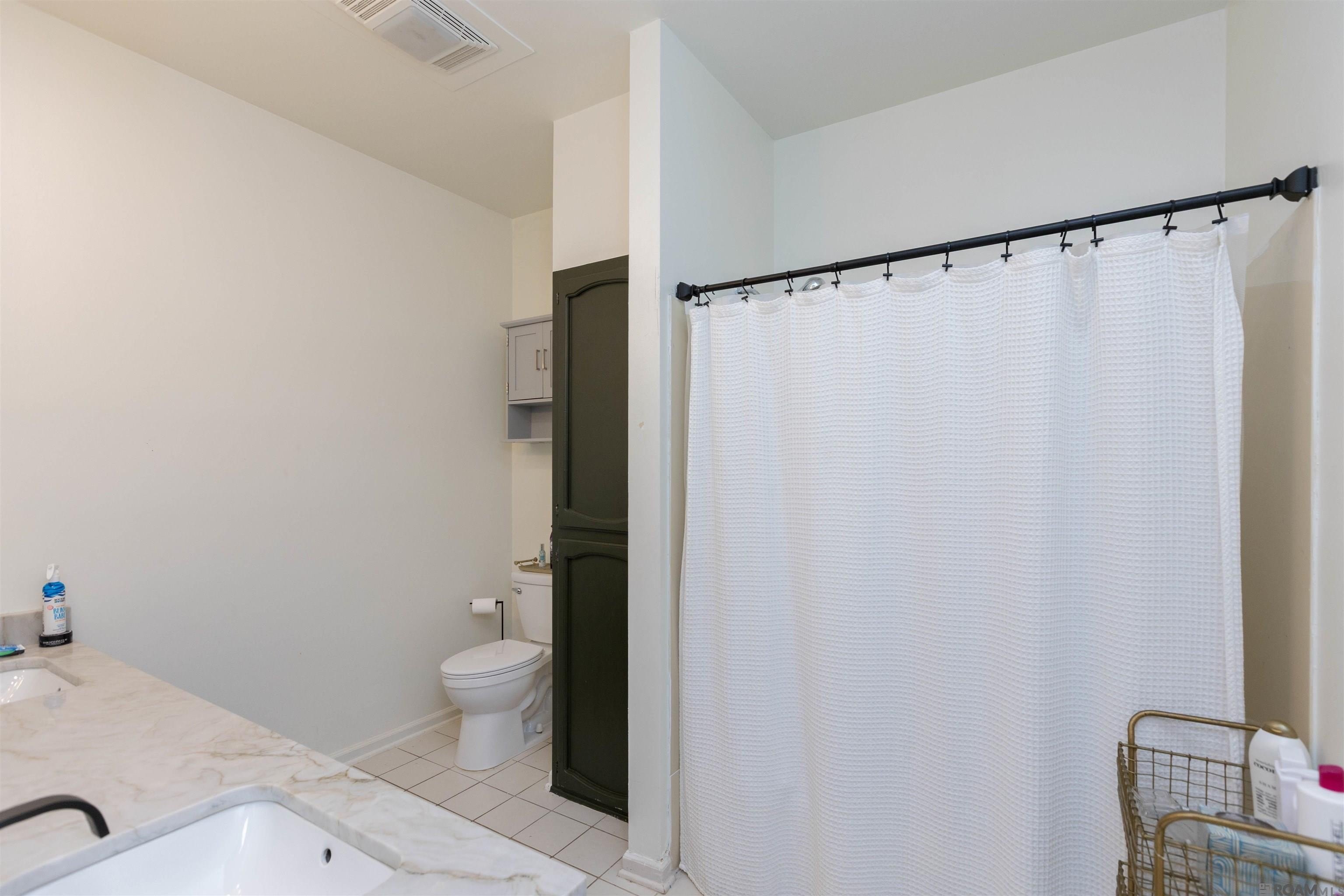 Baton Rouge, Louisiana, 70820, United States, 4 Bedrooms Bedrooms, ,3 BathroomsBathrooms,Residential,For Sale,1980276