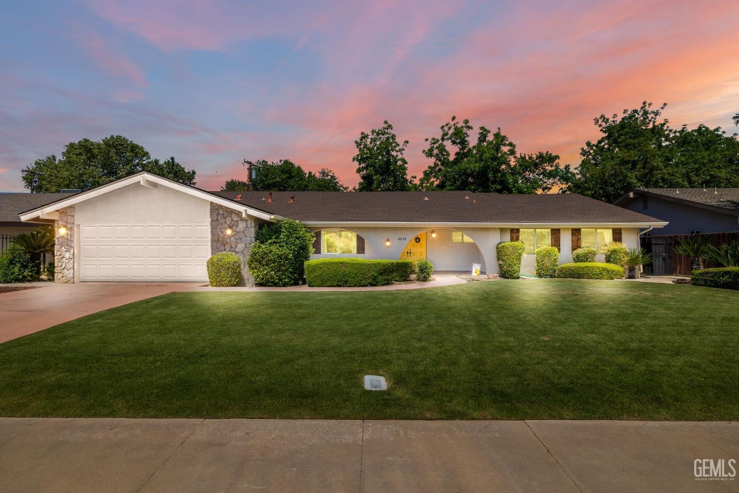 Bakersfield, California, 93301, United States, 3 Bedrooms Bedrooms, ,3 BathroomsBathrooms,Residential,For Sale,1807376