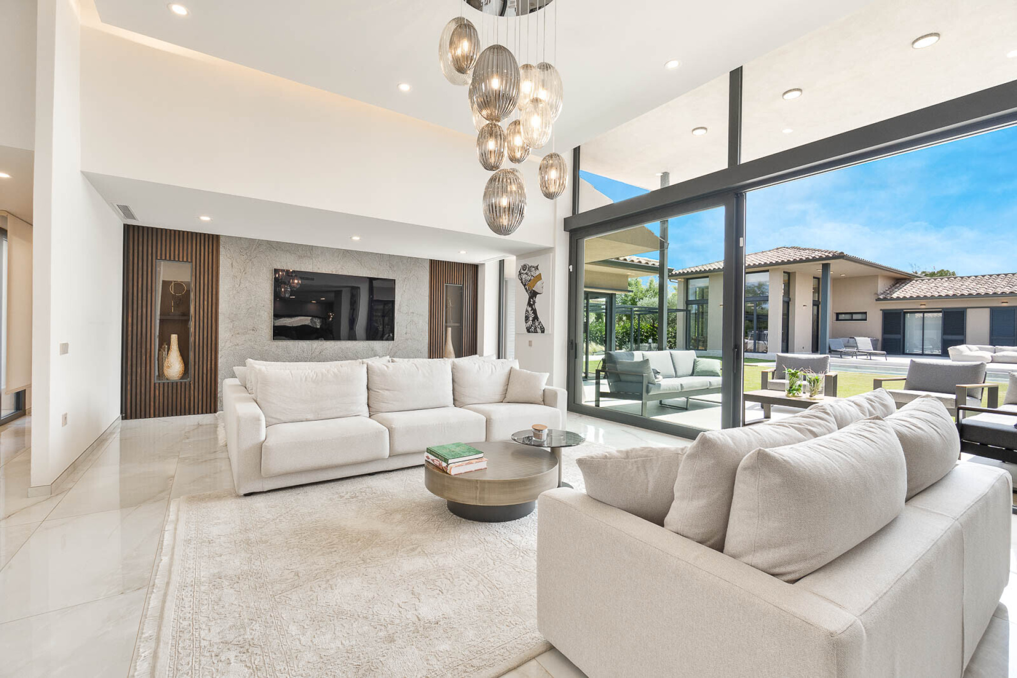  One-story Contemporary Villa in Golf Torremirona - 物件實景