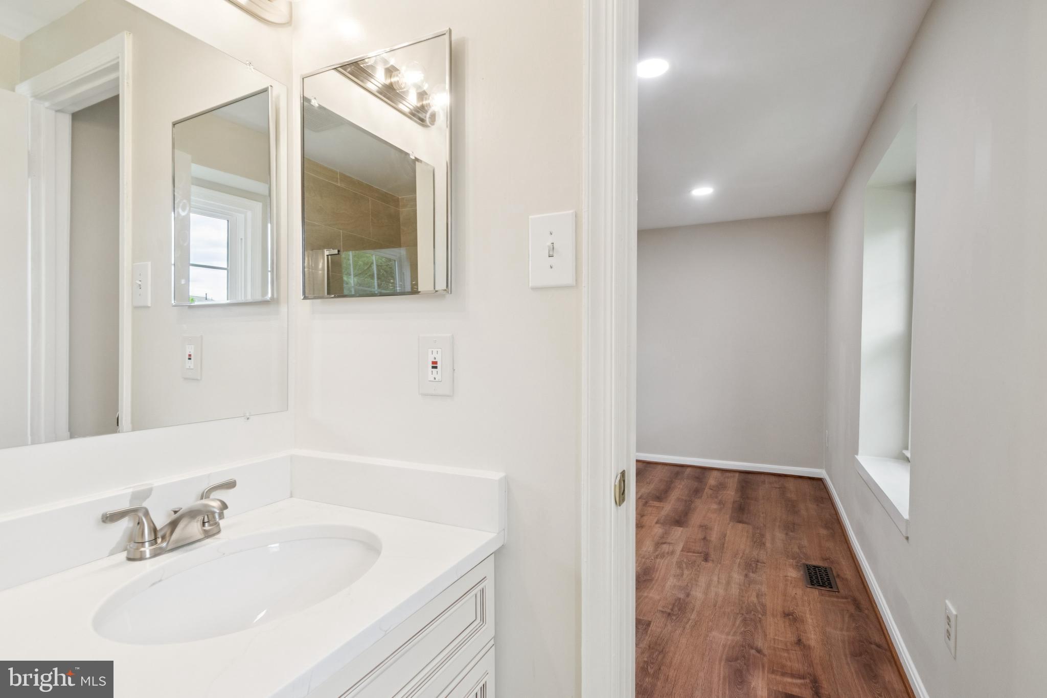 Gaithersburg, Maryland, 20878, United States, 3 Bedrooms Bedrooms, ,3 BathroomsBathrooms,Residential,For Sale,1889859