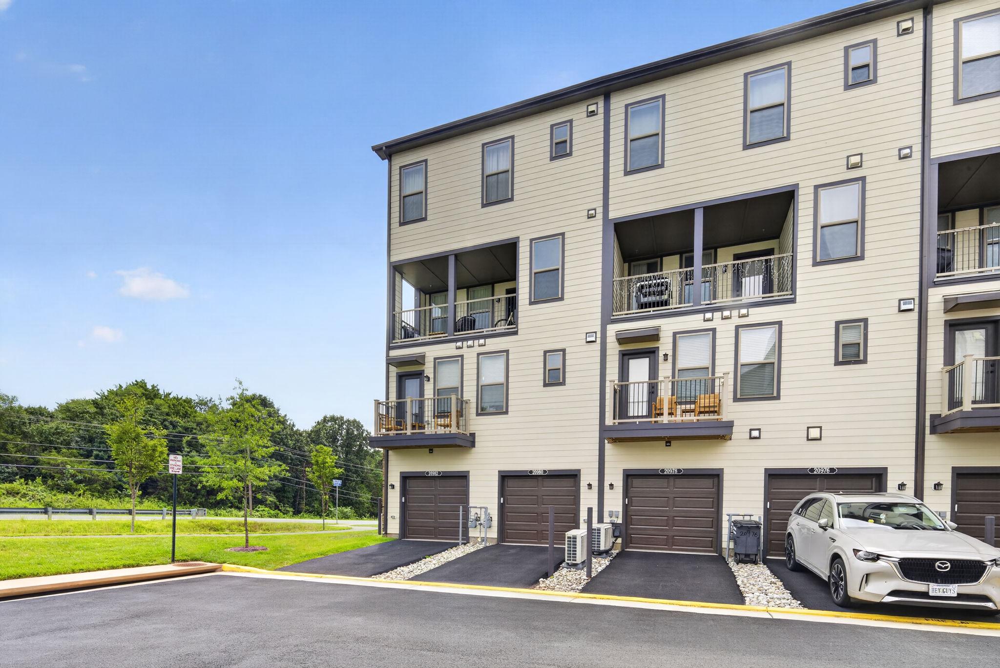  20980 Bluebird Square, Sterling, VA, 20165 - 物件實景