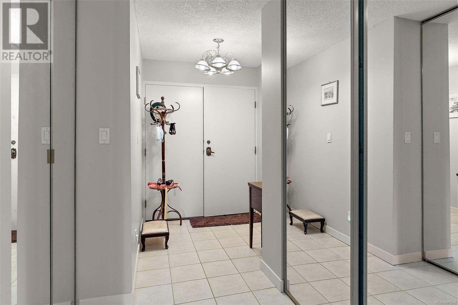 VICTORIA, British Columbia, V8T 3S7, CA, 2 Bedrooms Bedrooms, ,2 BathroomsBathrooms,Residential,For Sale,1875643