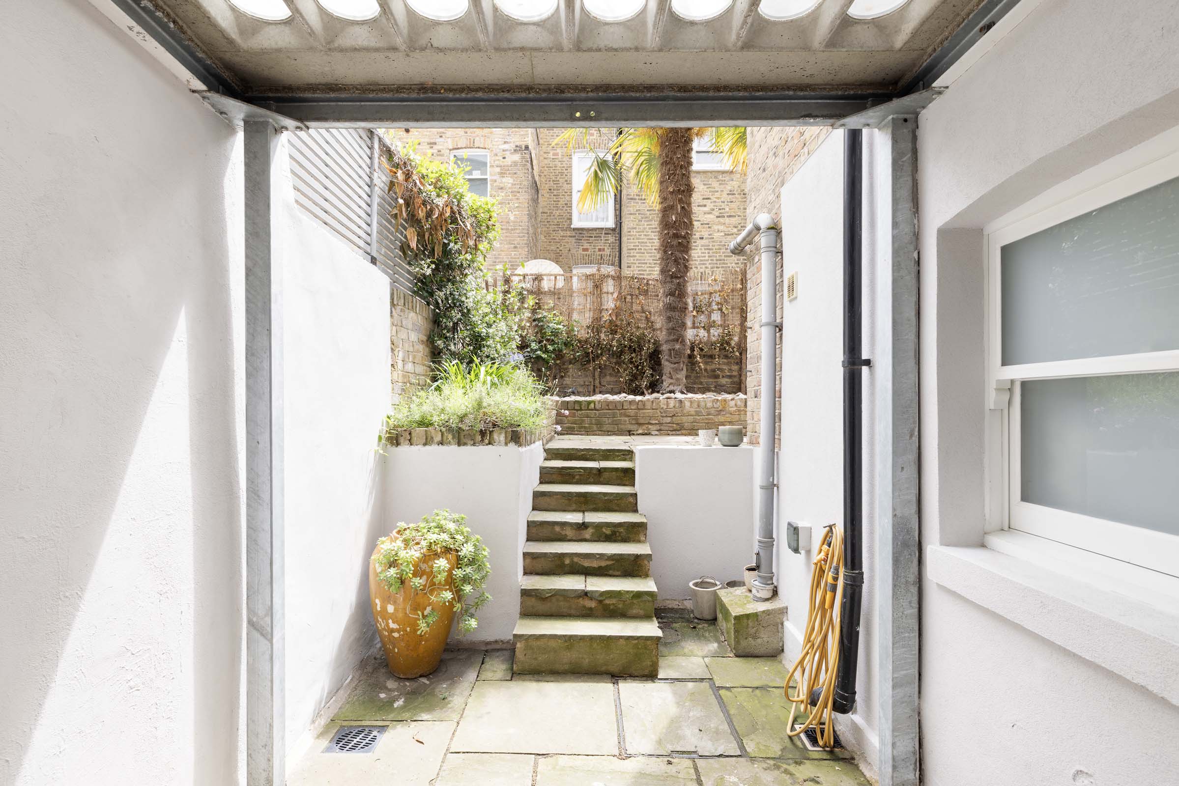  A Beautifully Designed Garden Duplex Moments from Golborne Road - 物件實景