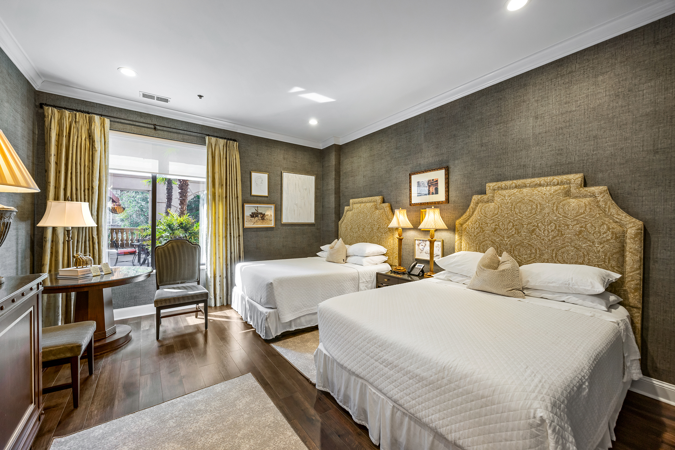  Modern Elegance in the Sky – Designer Penthouse with Skyline Views - 物件實景