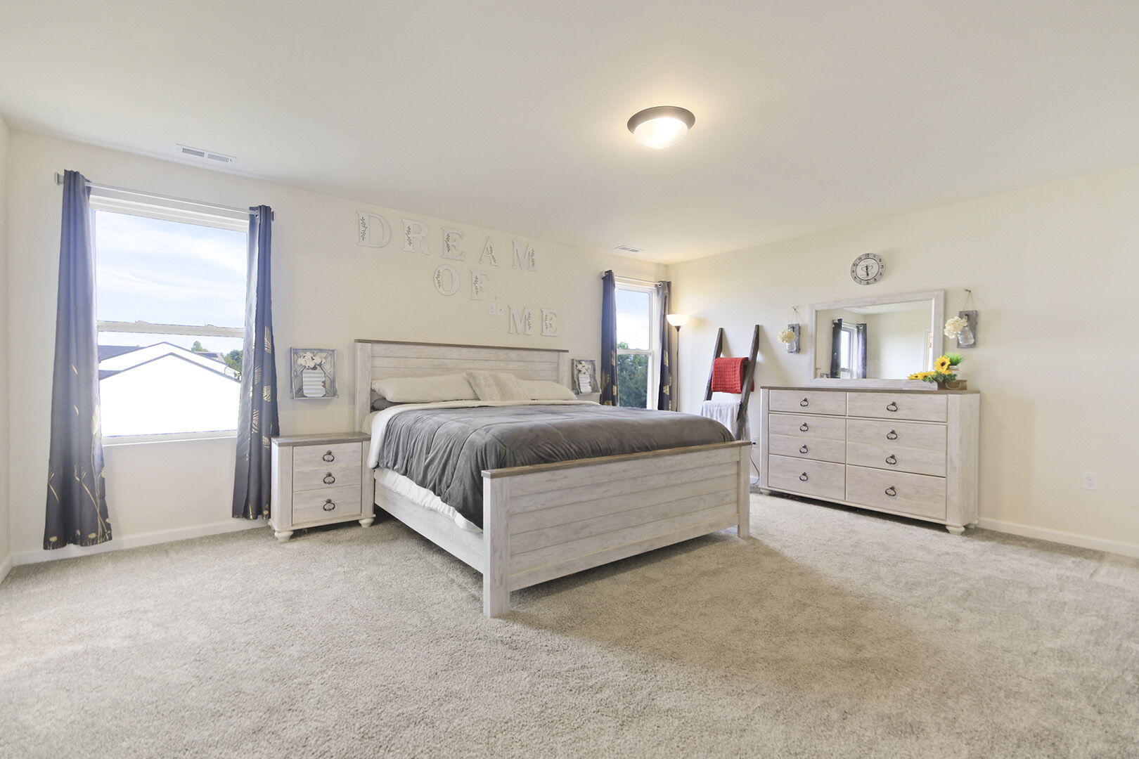 ASHLAND, Missouri, 65010, United States, 4 Bedrooms Bedrooms, ,3 BathroomsBathrooms,Residential,For Sale,1981891