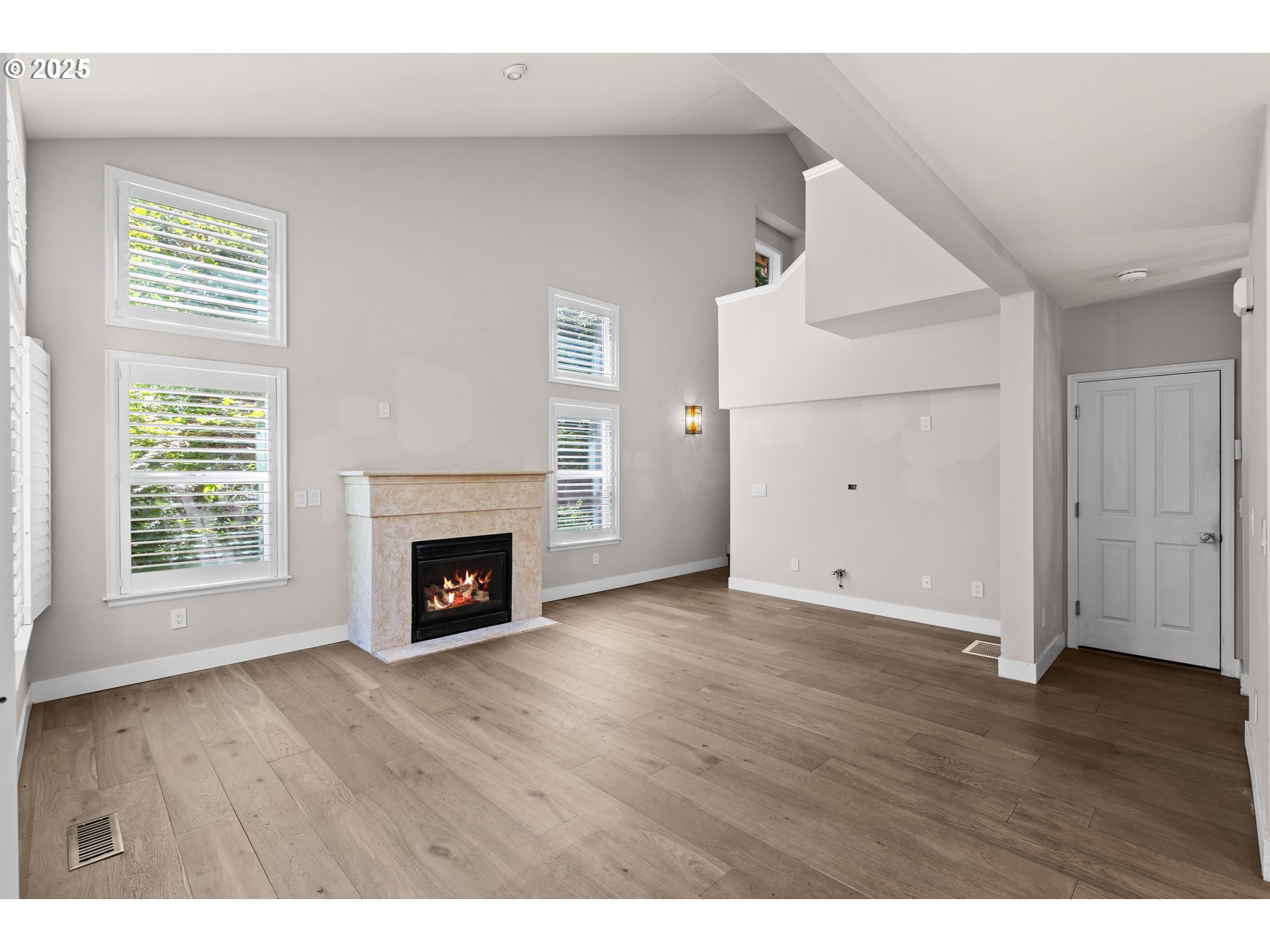 Lake Oswego, Oregon, 97035, United States, 2 Bedrooms Bedrooms, ,2 BathroomsBathrooms,Residential,For Sale,1889875