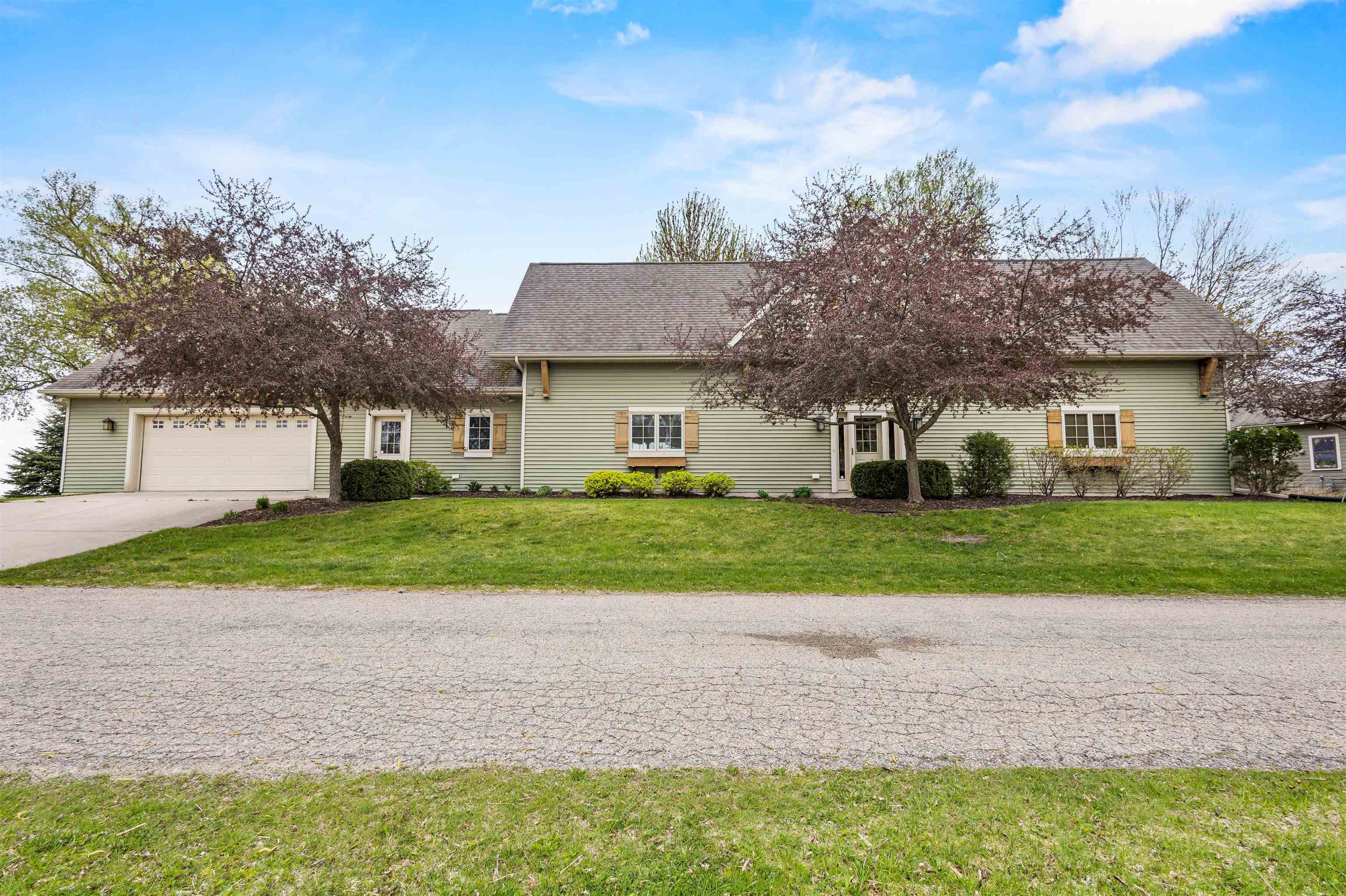 Oconto, Wisconsin, 54153, United States, 3 Bedrooms Bedrooms, ,3 BathroomsBathrooms,Residential,For Sale,2017329