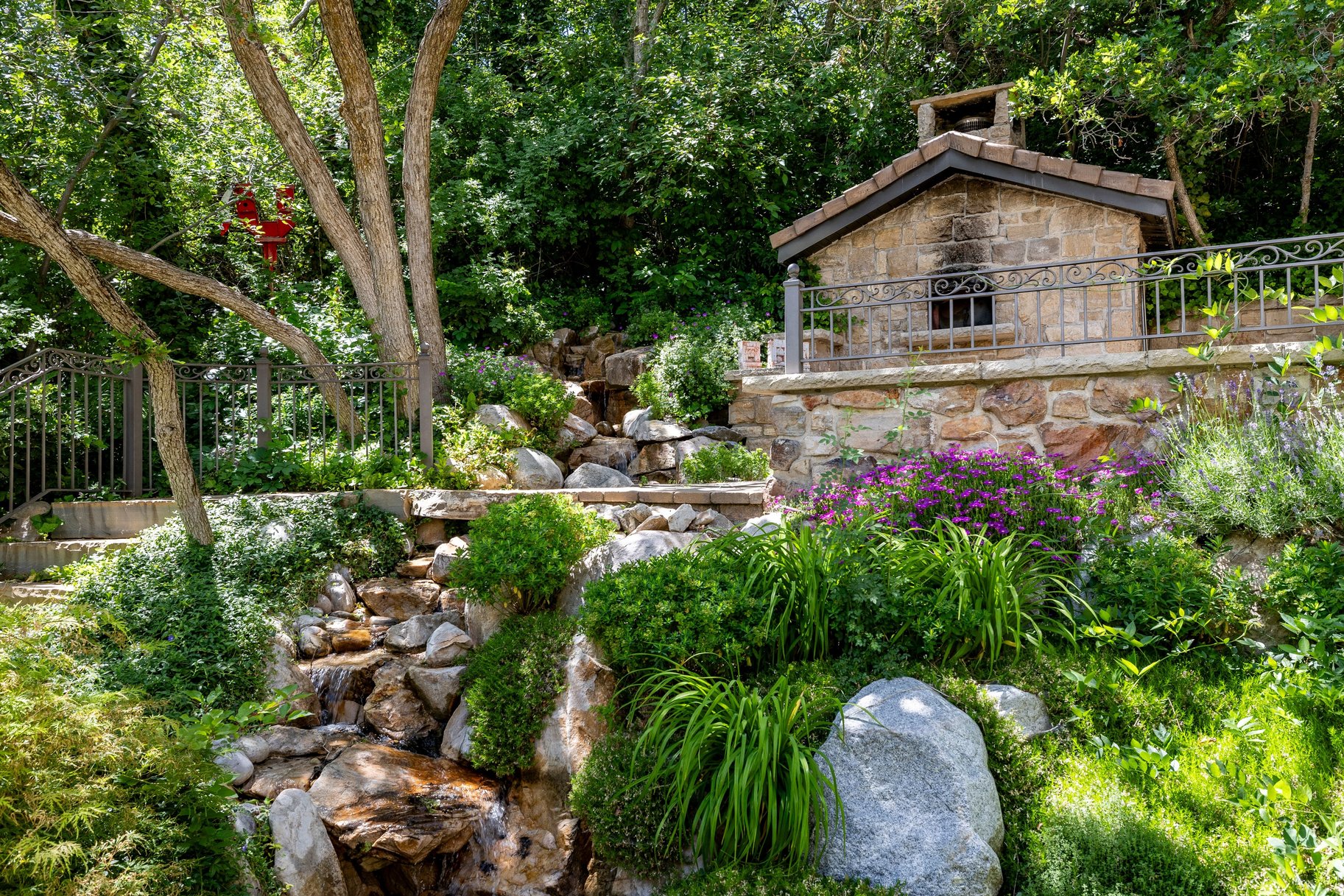 Private Cottonwood Heights Estate with Resort Backyard & Mountain Views - 物件實景