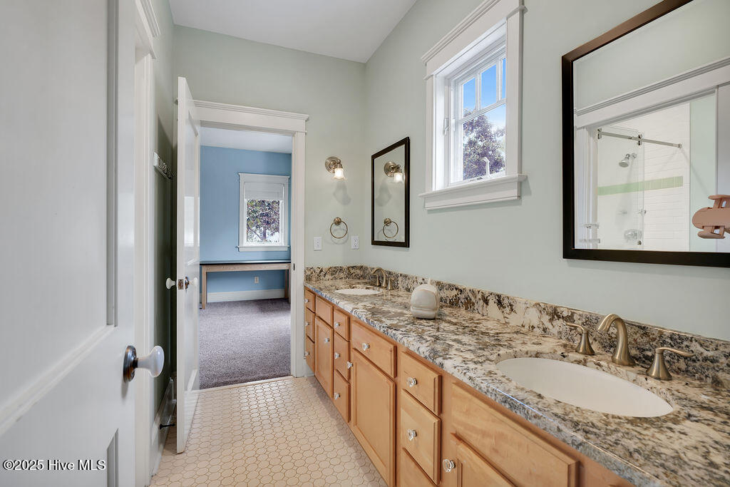 Wilmington, North Carolina, 28411, United States, 5 Bedrooms Bedrooms, ,5 BathroomsBathrooms,Residential,For Sale,1940962