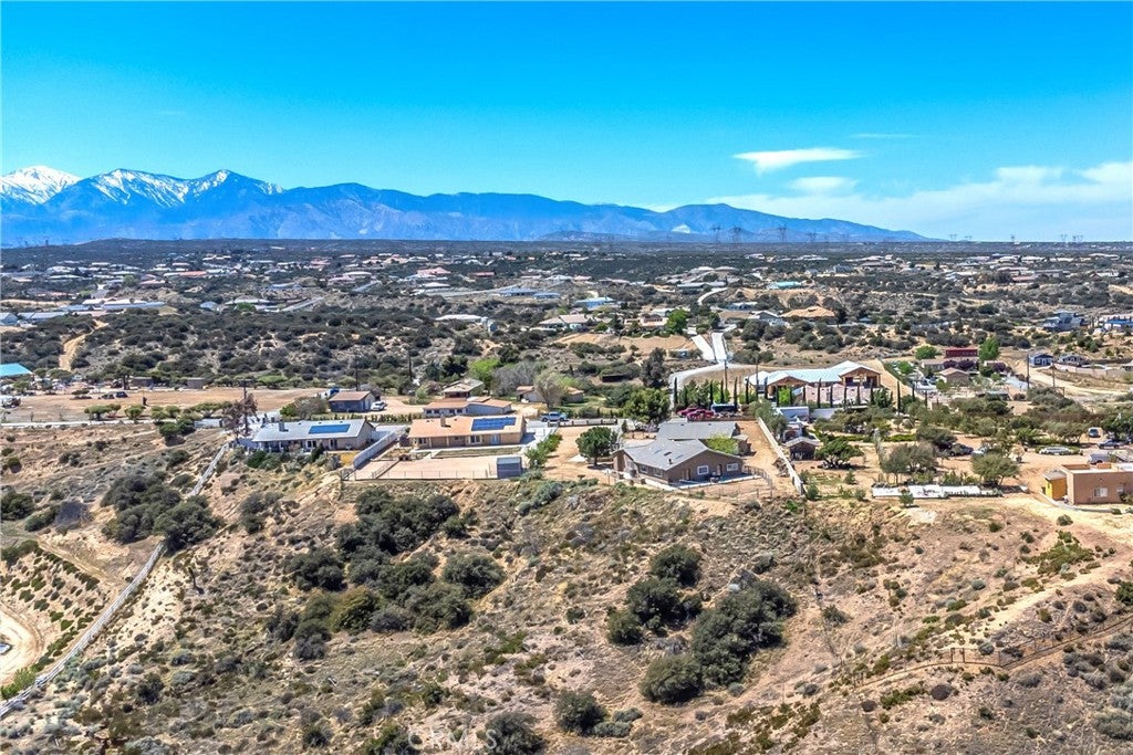 Oak Hills, California, 92344, United States, 3 Bedrooms Bedrooms, ,4 BathroomsBathrooms,Residential,For Sale,1977382