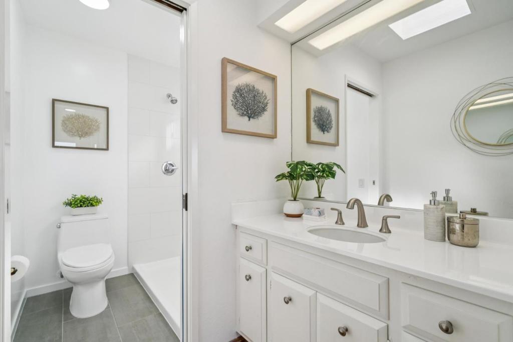 San Francisco, California, 94131, United States, 3 Bedrooms Bedrooms, ,3 BathroomsBathrooms,Residential,For Sale,1974039