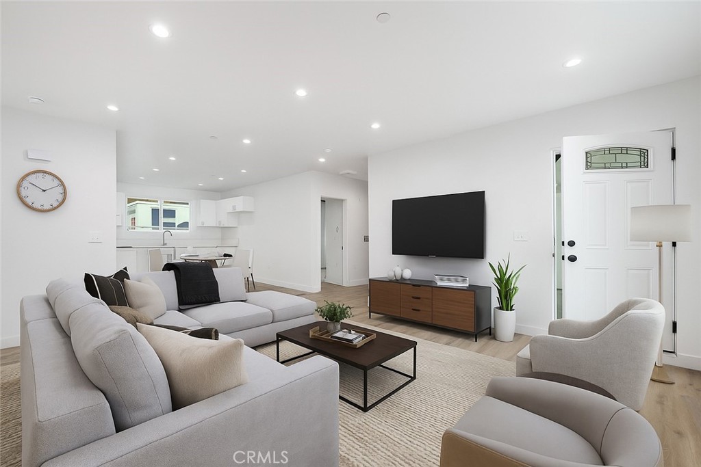 Los Angeles, California, 90011, United States, ,Residential,For Sale,1991089