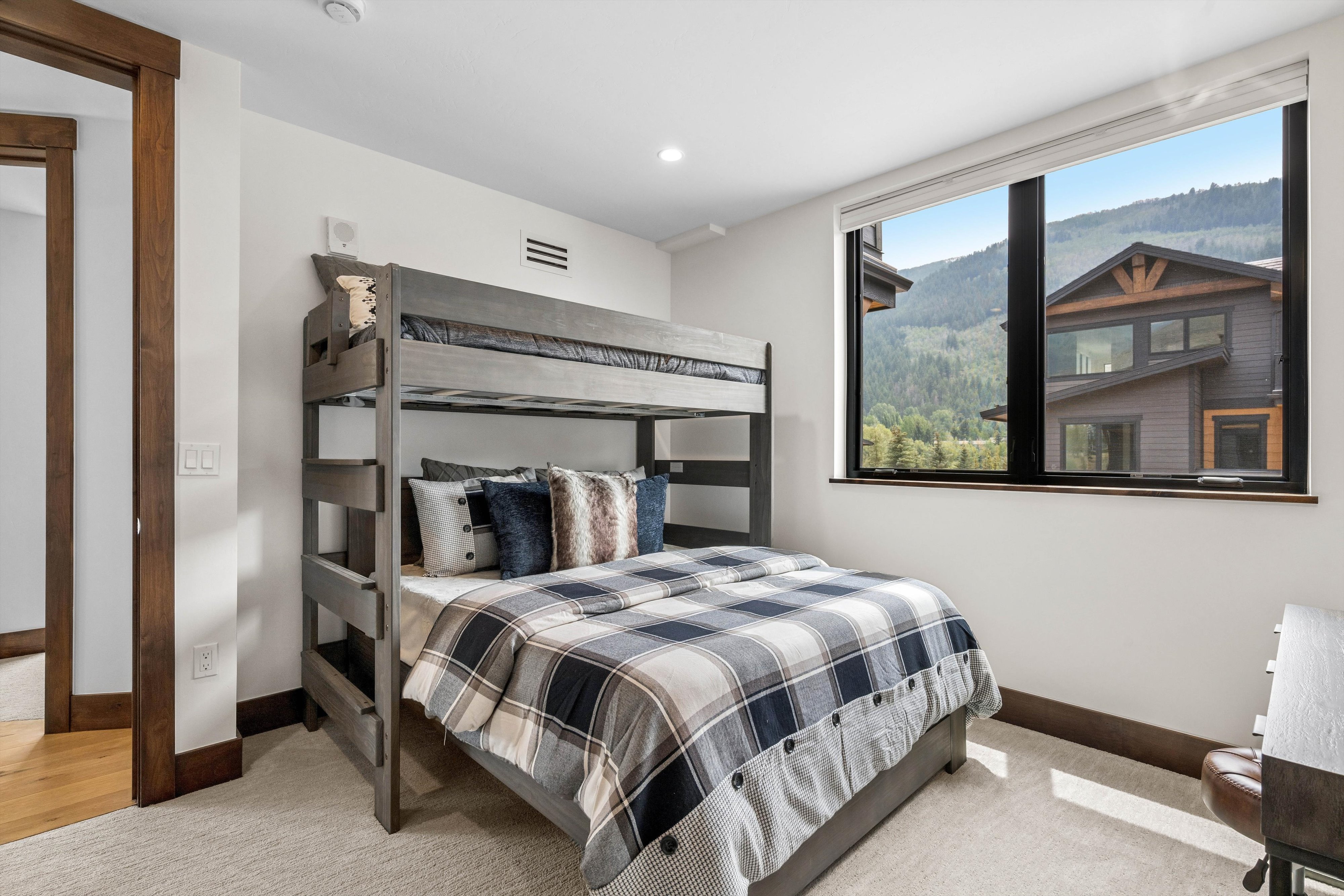  Contemporary architecture meets effortless mountain living at The Kestrel - 物件實景
