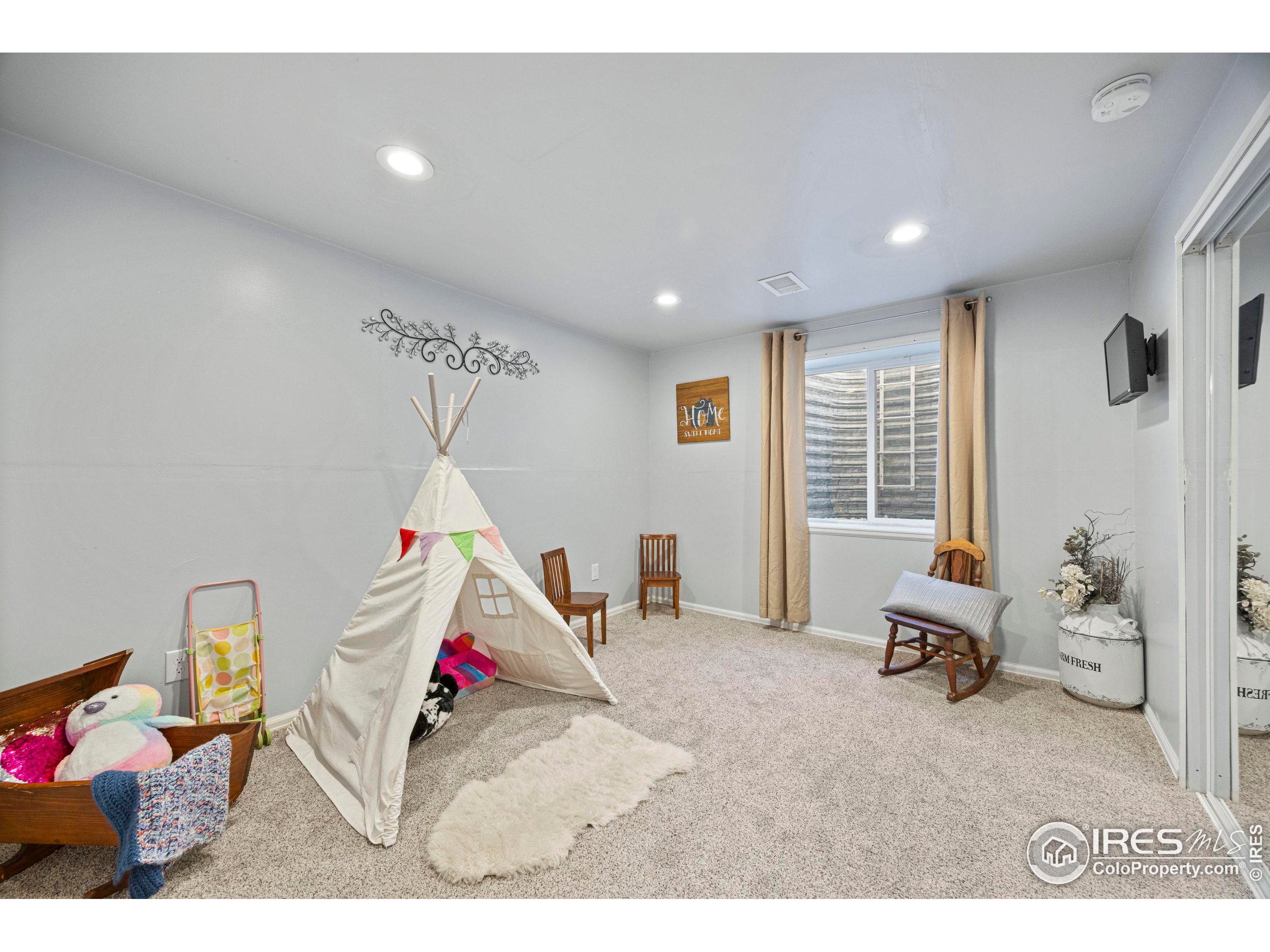 Severance, Colorado, 80550, United States, 4 Bedrooms Bedrooms, ,2 BathroomsBathrooms,Residential,For Sale,1891984