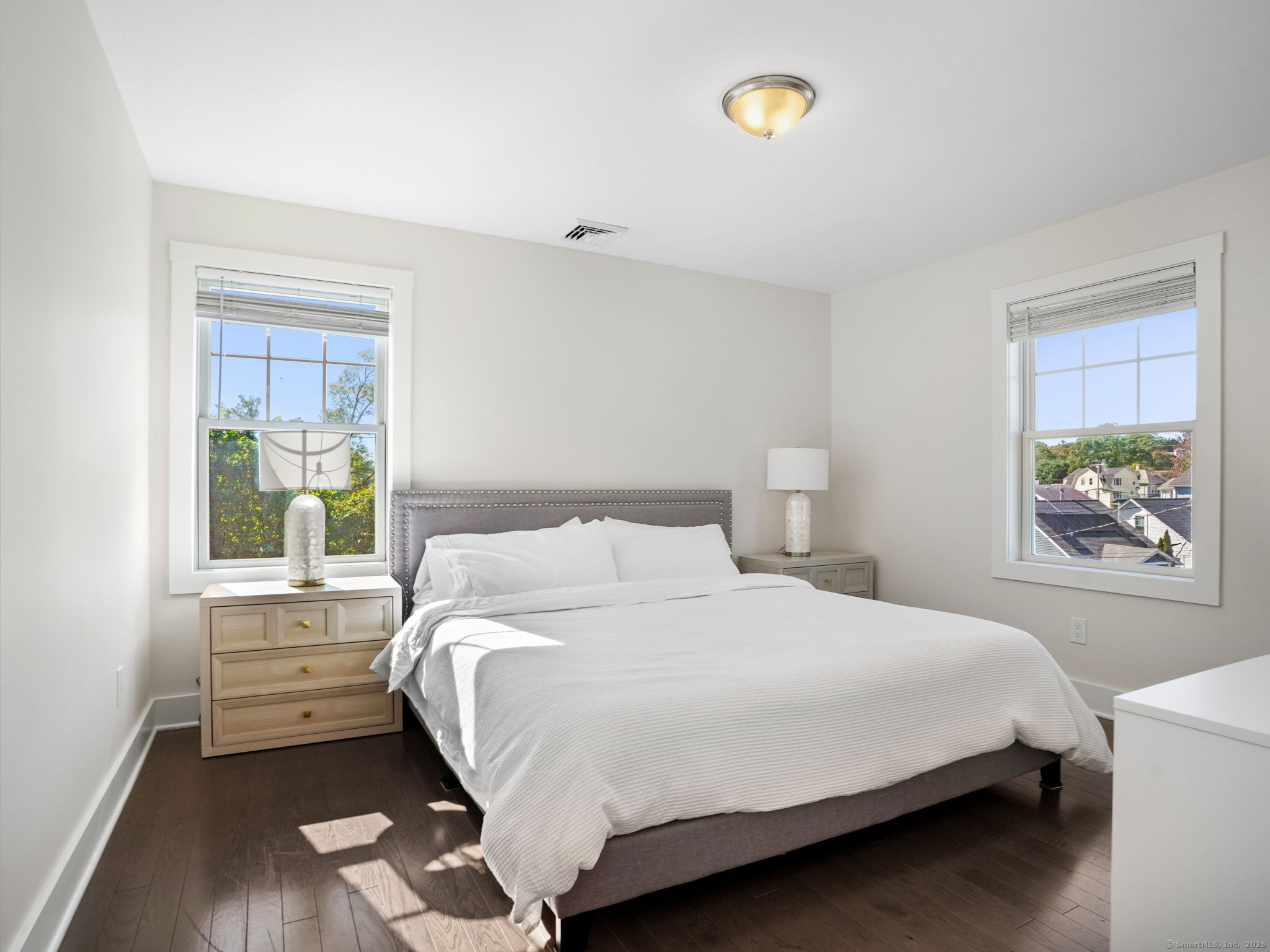 Fairfield, Connecticut, 06825, United States, 3 Bedrooms Bedrooms, ,3 BathroomsBathrooms,Residential,For Sale,1964162