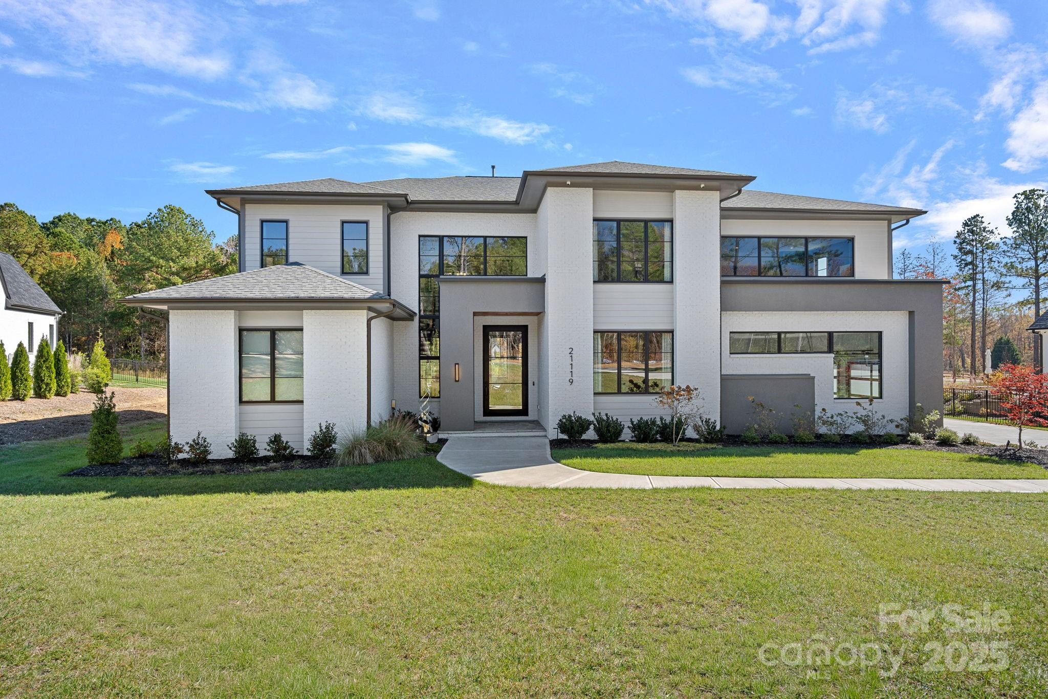 Davidson, North Carolina, 28036, United States, 5 Bedrooms Bedrooms, ,7 BathroomsBathrooms,Residential,For Sale,1989460