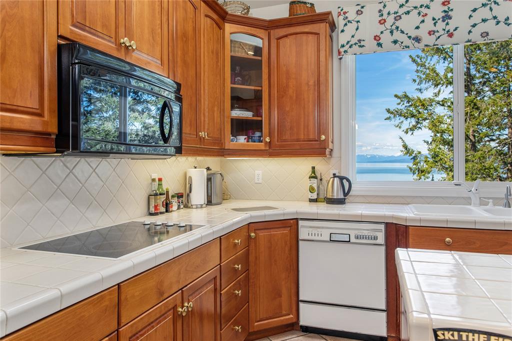 Polson, Montana, 59860, United States, 4 Bedrooms Bedrooms, ,4 BathroomsBathrooms,Residential,For Sale,1984394