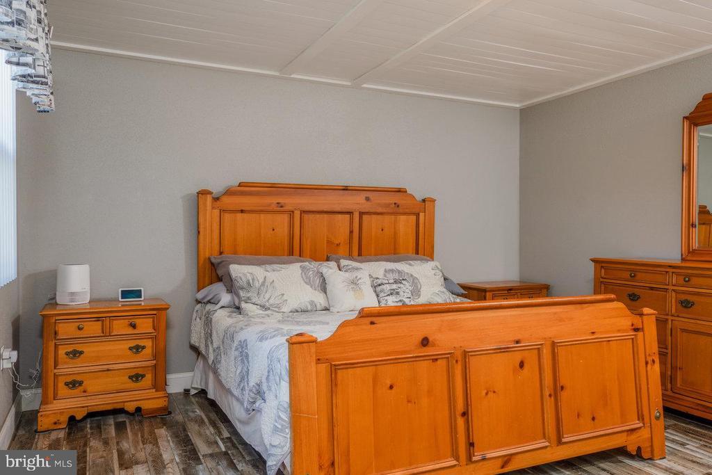 Gore, Virginia, 22637, United States, 4 Bedrooms Bedrooms, ,3 BathroomsBathrooms,Residential,For Sale,1949444