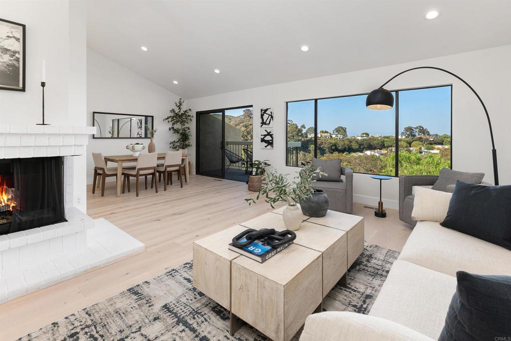 La Jolla, California, 92037, United States, 2 Bedrooms Bedrooms, ,3 BathroomsBathrooms,Residential,For Sale,1938534