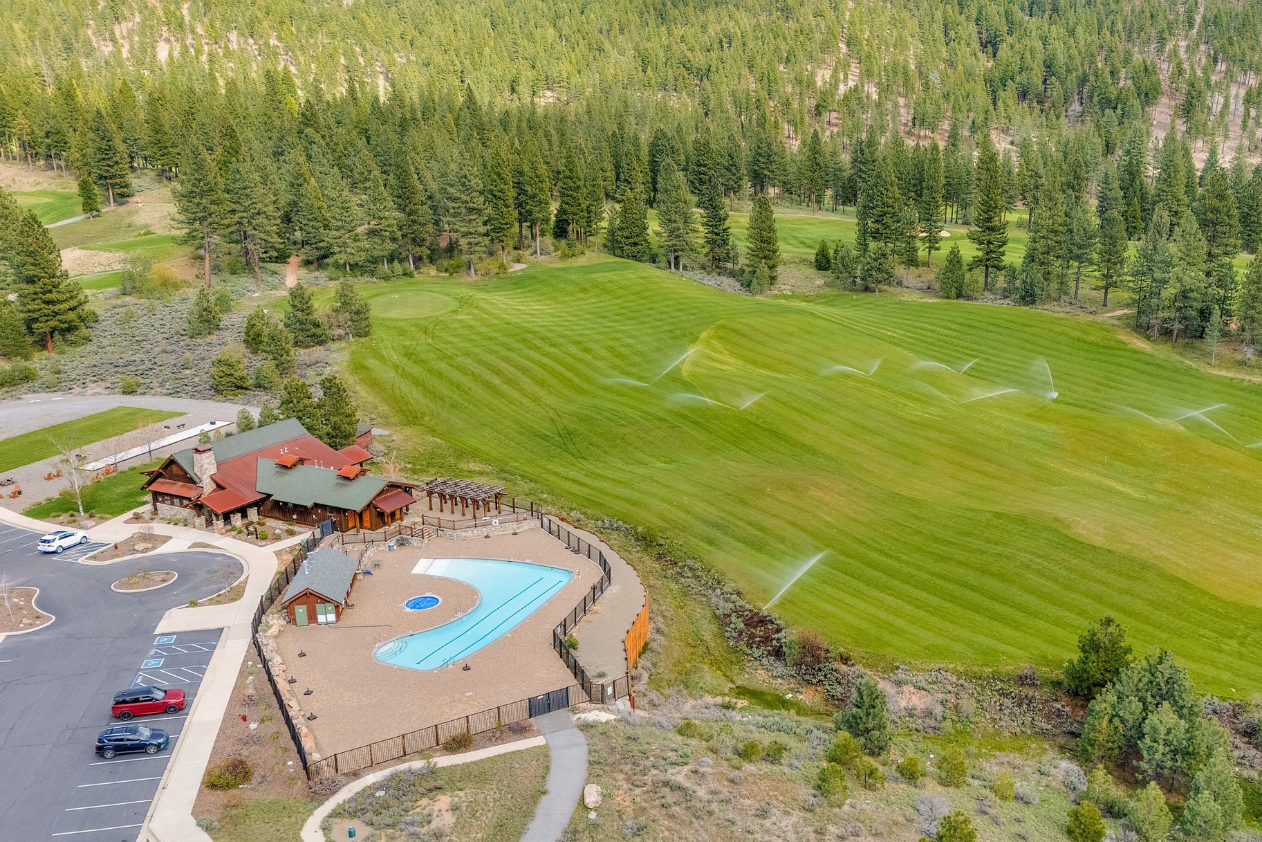  Private Estate Living Along the Fairways of Grizzly Ranch - 物件實景