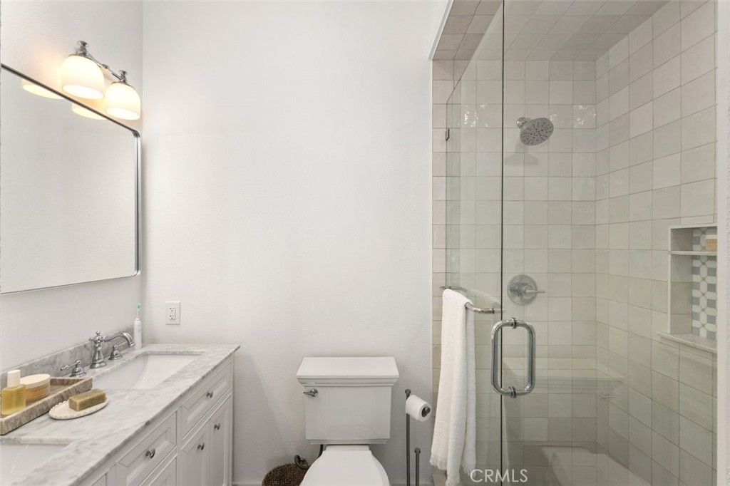 Newport Beach, California, 92660, United States, 2 Bedrooms Bedrooms, ,2 BathroomsBathrooms,Residential,For Sale,1987597