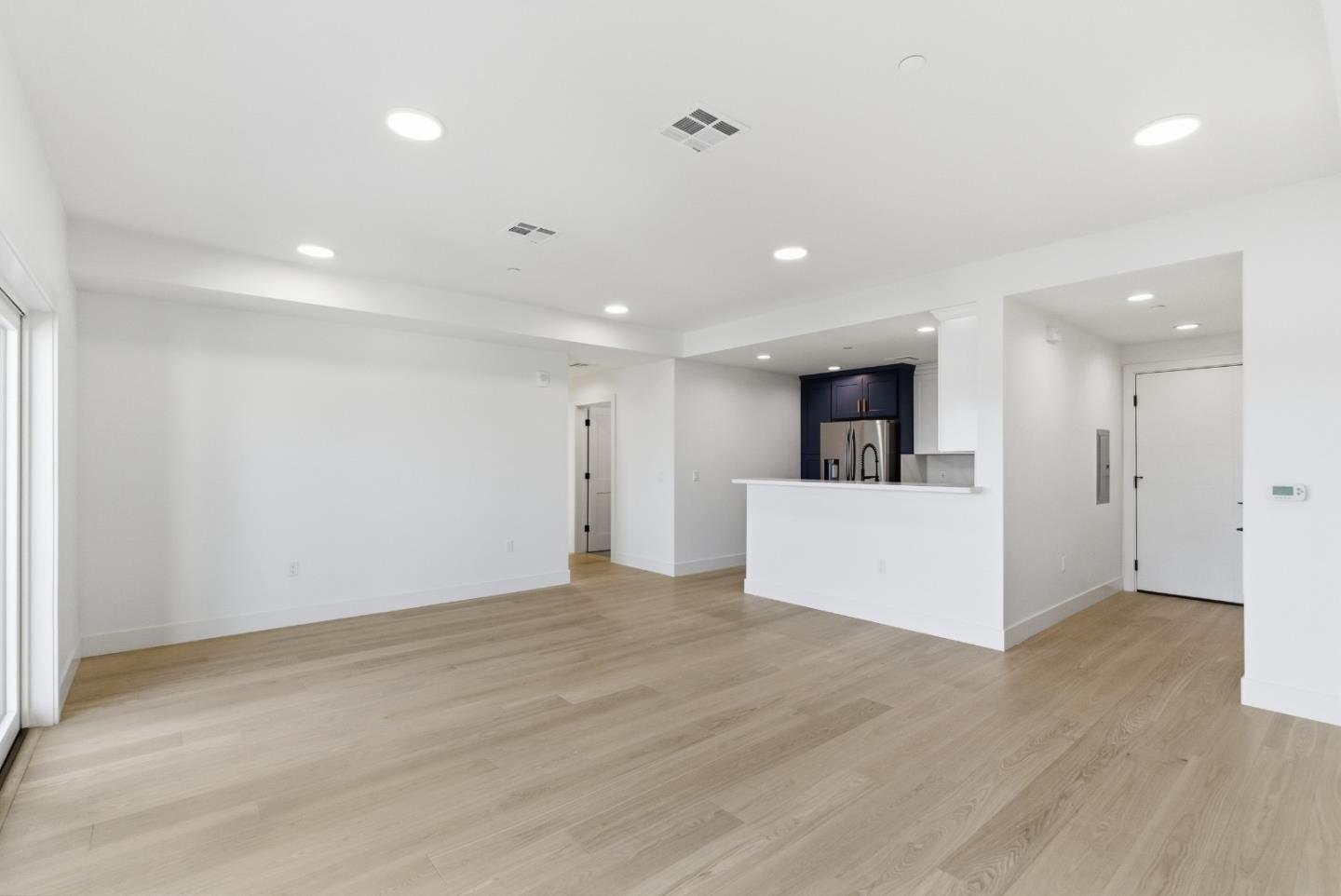 San Carlos, California, 94070, United States, 2 Bedrooms Bedrooms, ,2 BathroomsBathrooms,Residential,For Sale,2002973