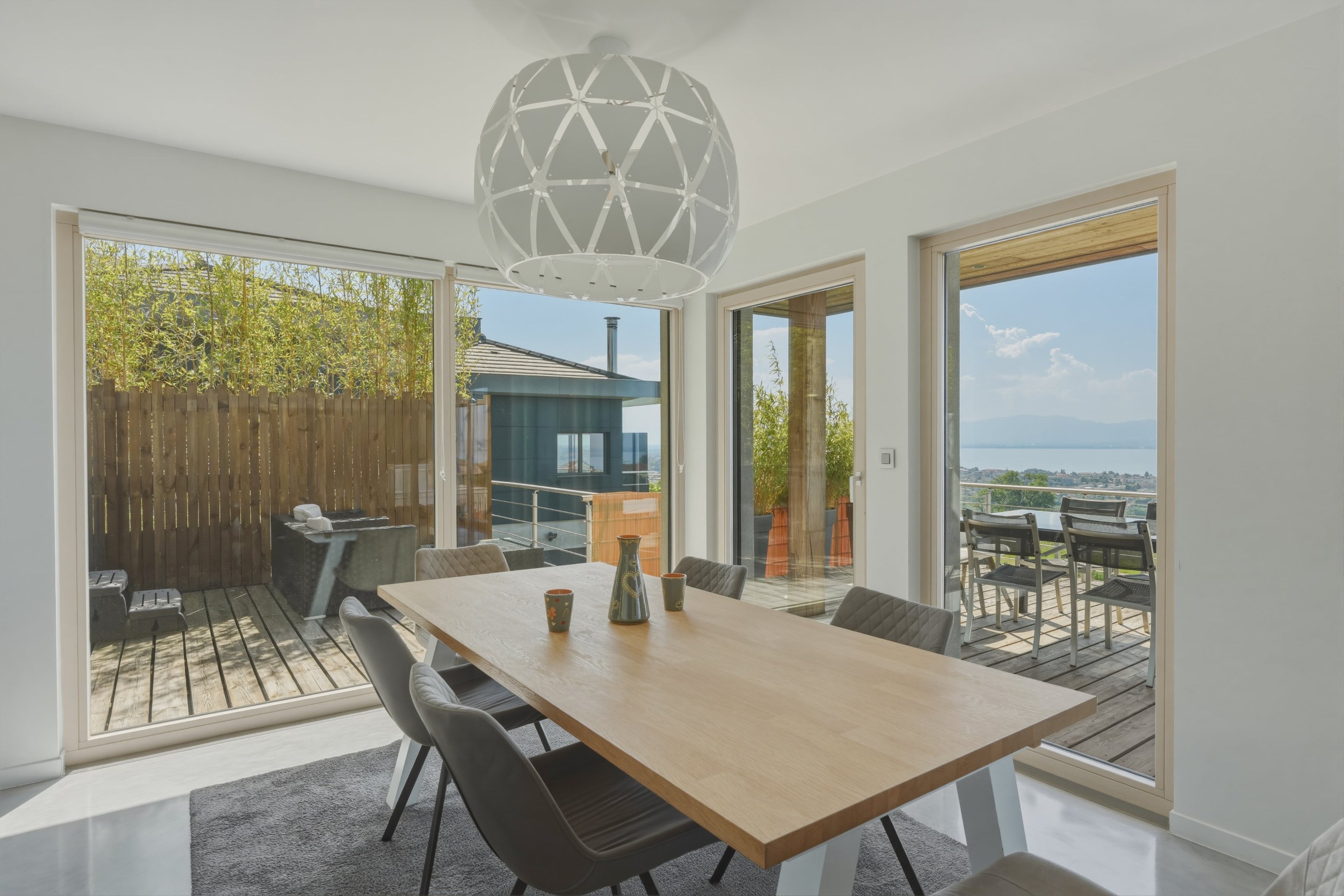  Villa for sale with lake view in Marin. - 物件實景