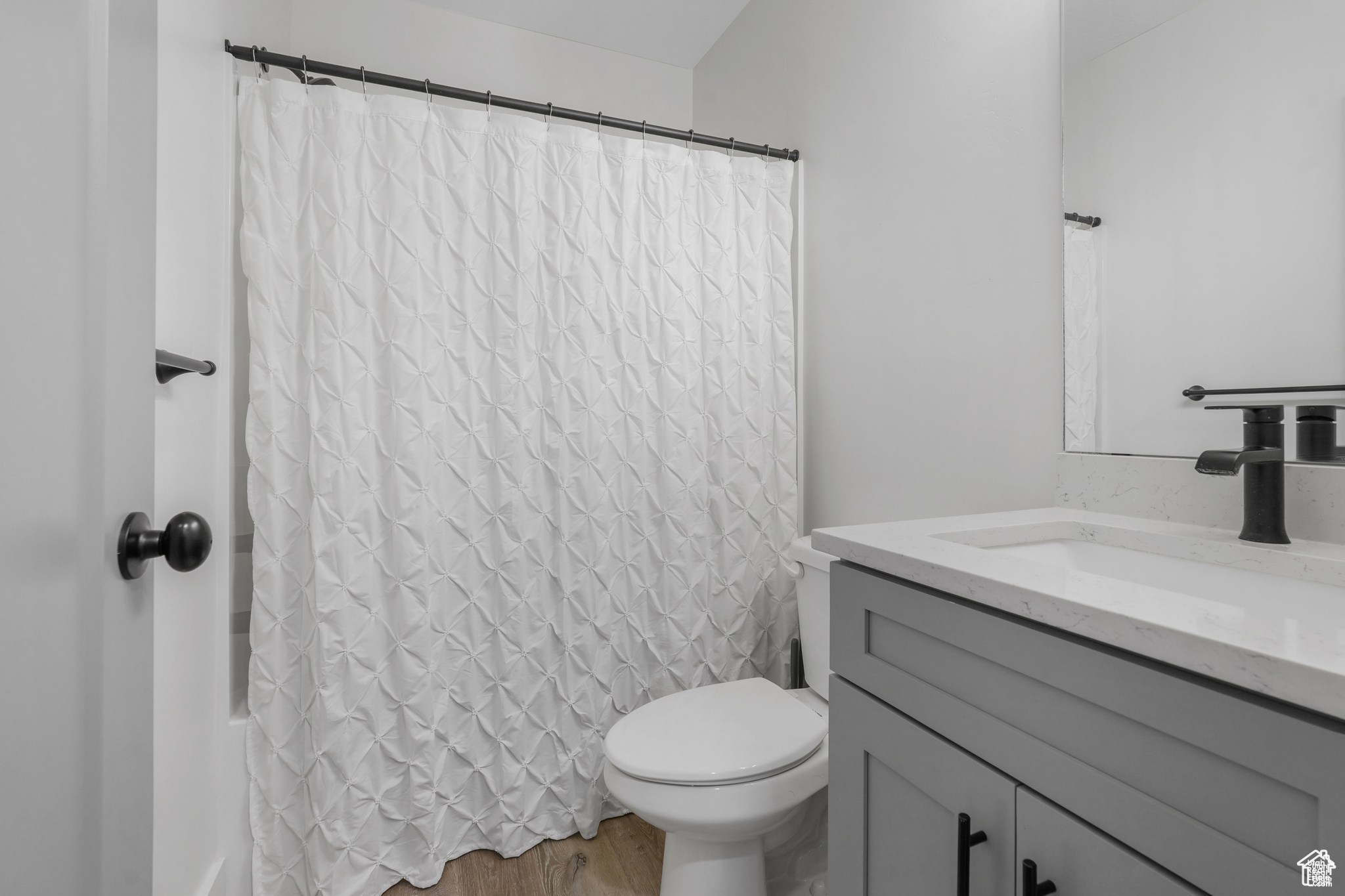 Tooele, Utah, 84074, United States, 6 Bedrooms Bedrooms, ,2 BathroomsBathrooms,Residential,For Sale,1970427