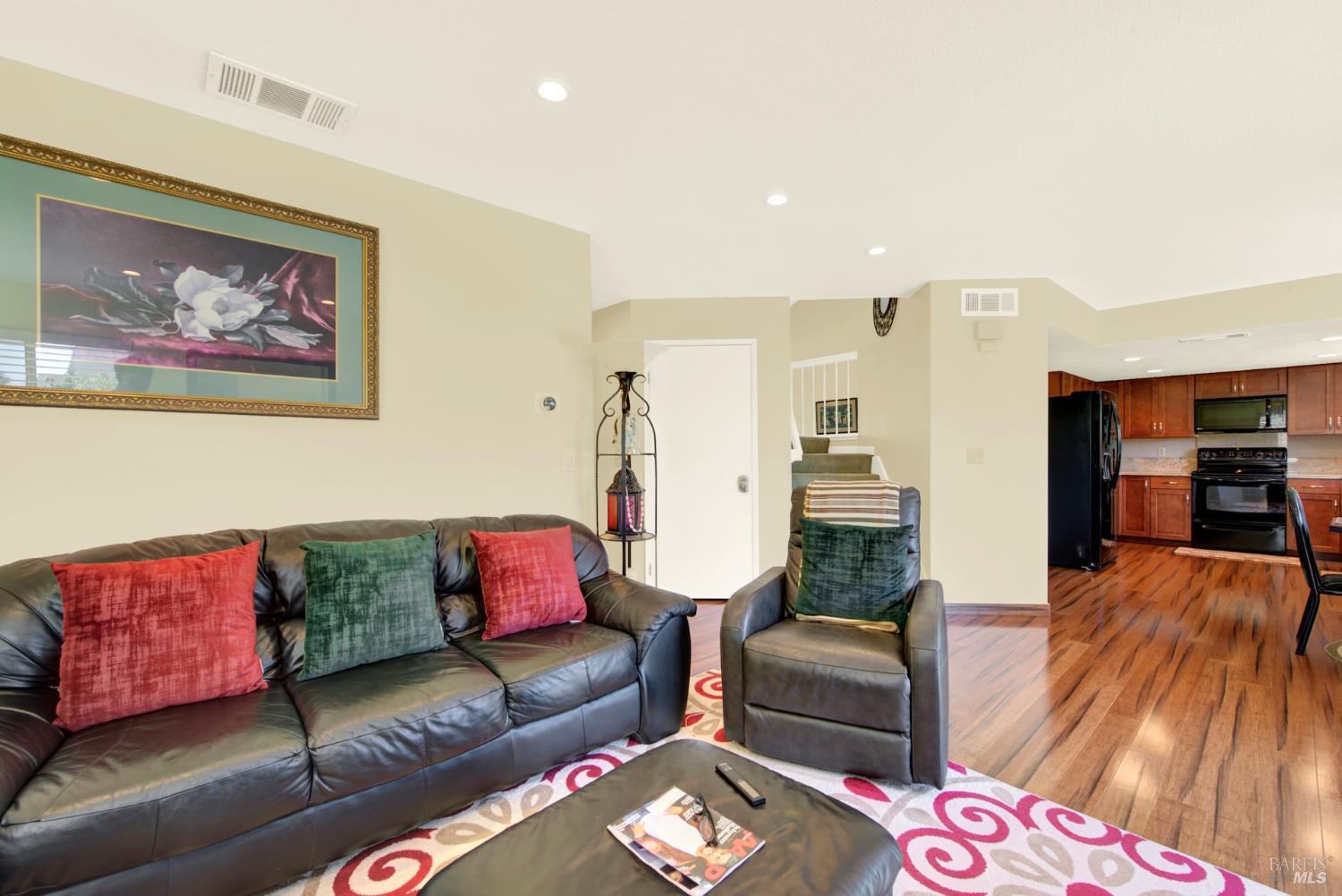 Dixon, California, 95620, United States, 4 Bedrooms Bedrooms, ,3 BathroomsBathrooms,Residential,For Sale,1987907