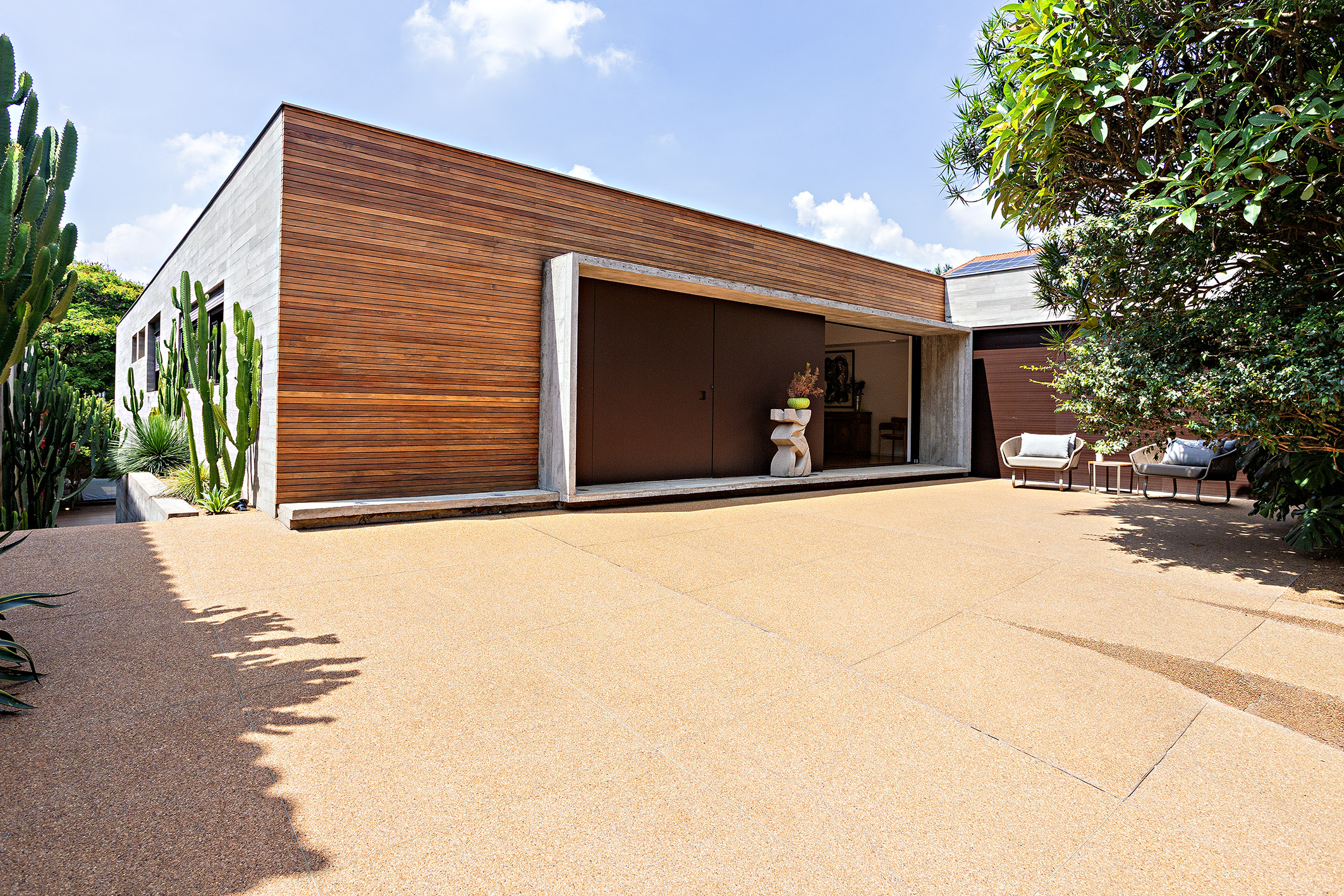  Contemporary residence with heated pool and integrated gourmet area - 物件實景