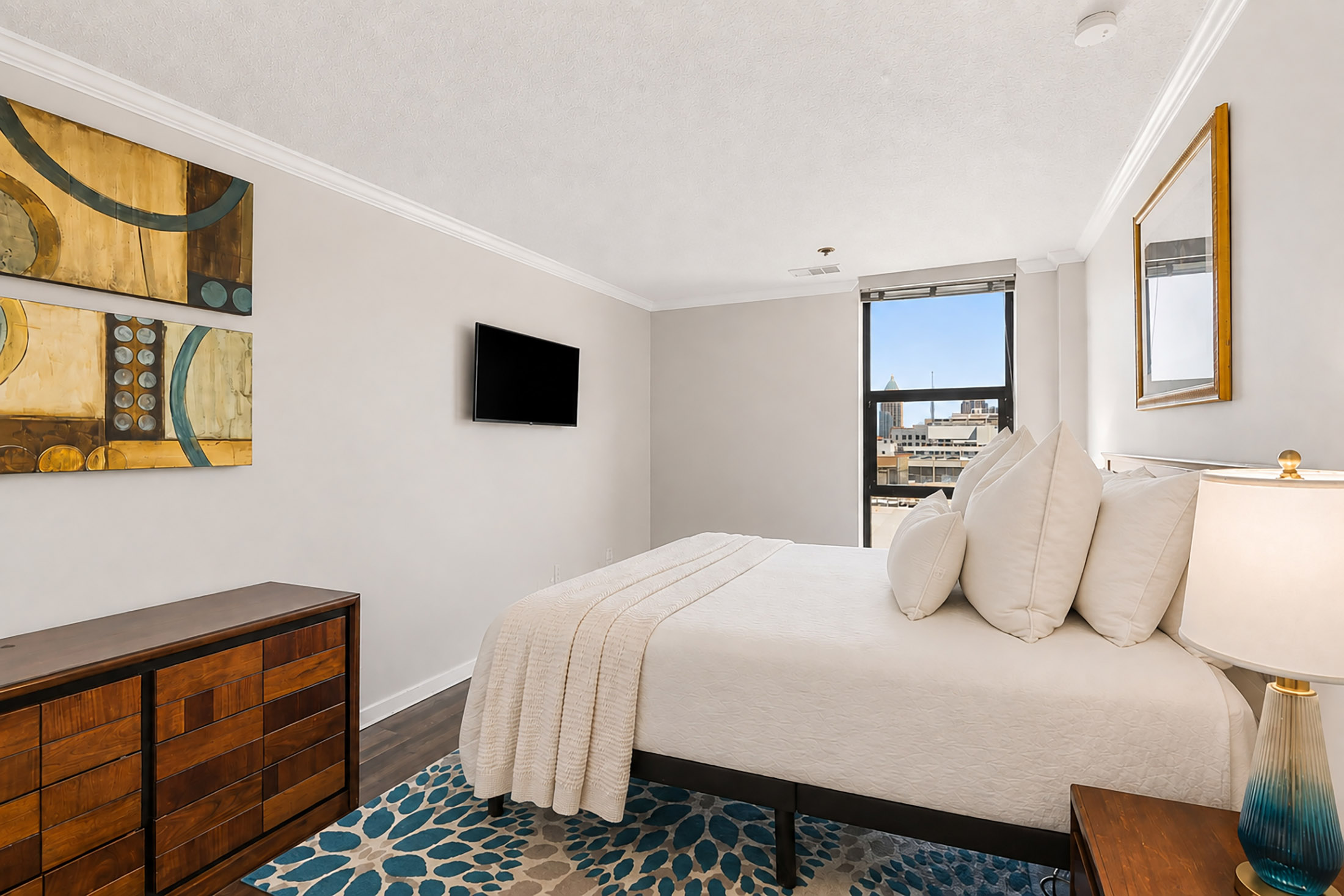  Top Floor Living, Sweeping City Views and Midtown at Your Doorstep - 物件實景