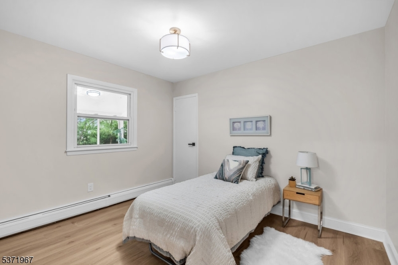Berkeley Heights Twp., New Jersey, 07922, United States, 5 Bedrooms Bedrooms, ,3 BathroomsBathrooms,Residential,For Sale,1927400