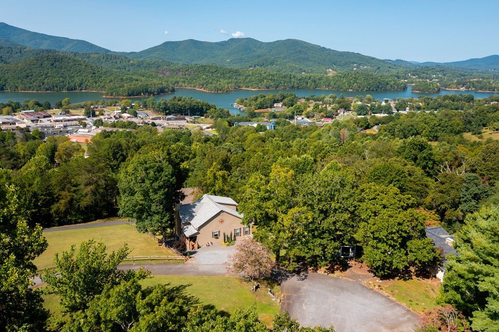 Hiawassee, Georgia, 30546, United States, 2 Bedrooms Bedrooms, ,2 BathroomsBathrooms,Residential,For Sale,1973981