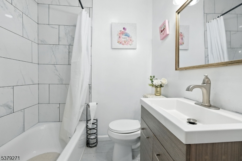 Kenilworth Boro, New Jersey, 07033-2046, United States, 3 Bedrooms Bedrooms, ,3 BathroomsBathrooms,Residential,For Sale,1977476