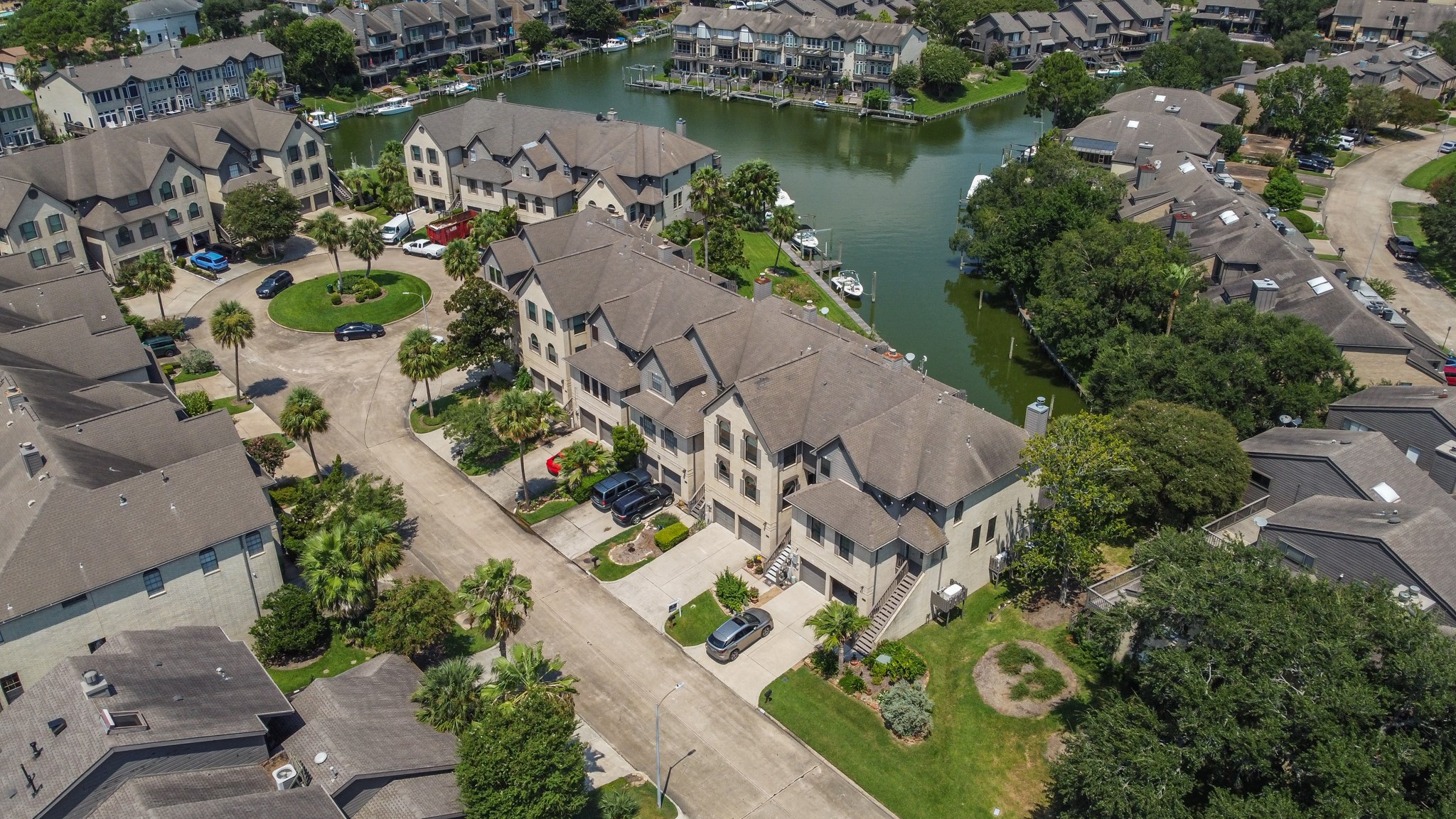 Houston, Texas, 77058, United States, 3 Bedrooms Bedrooms, ,4 BathroomsBathrooms,Residential,For Sale,1924880