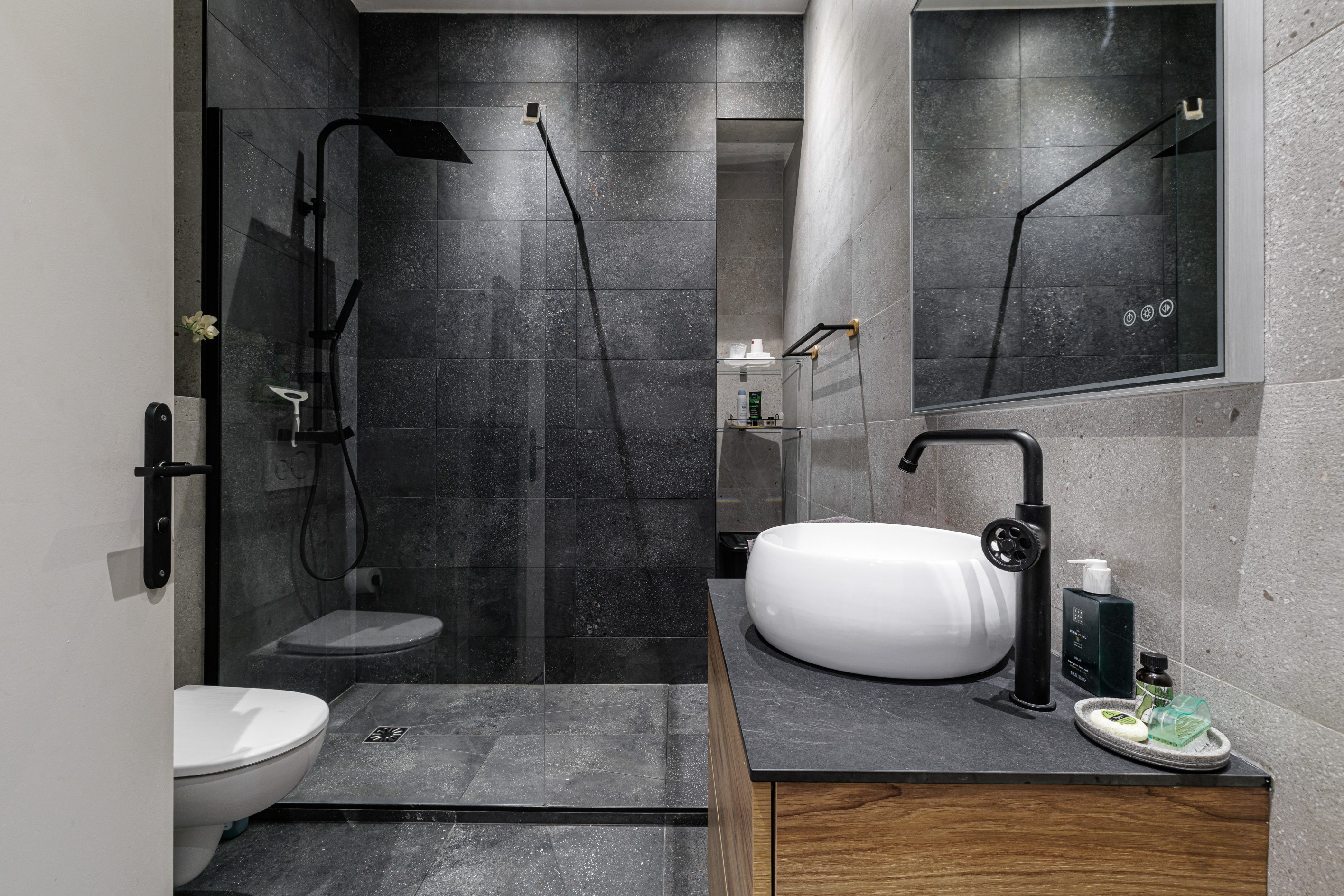  Renovated reception apartment with 40 sqm terrace facing Jardin Alsace-Lorraine… - 物件實景