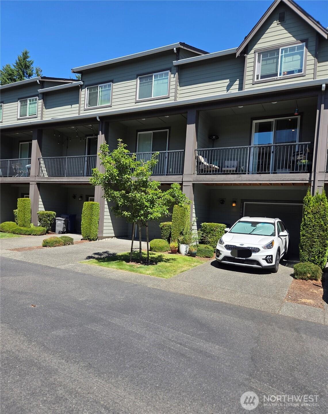 EVERETT, Washington, 98208, United States, 2 Bedrooms Bedrooms, ,3 BathroomsBathrooms,Residential,For Sale,1948588