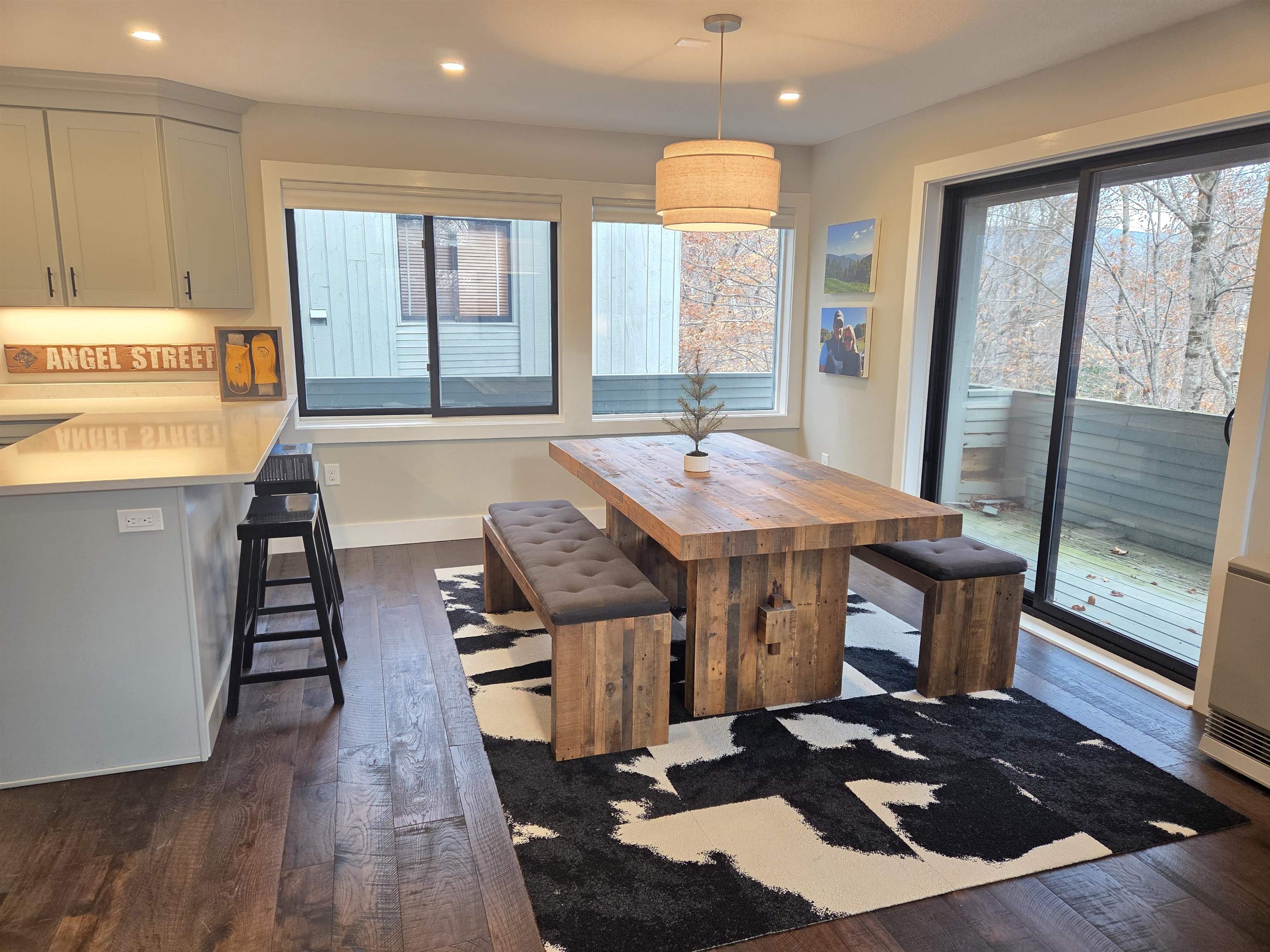 Lincoln, New Hampshire, 03251, United States, 3 Bedrooms Bedrooms, ,2 BathroomsBathrooms,Residential,For Sale,1987969