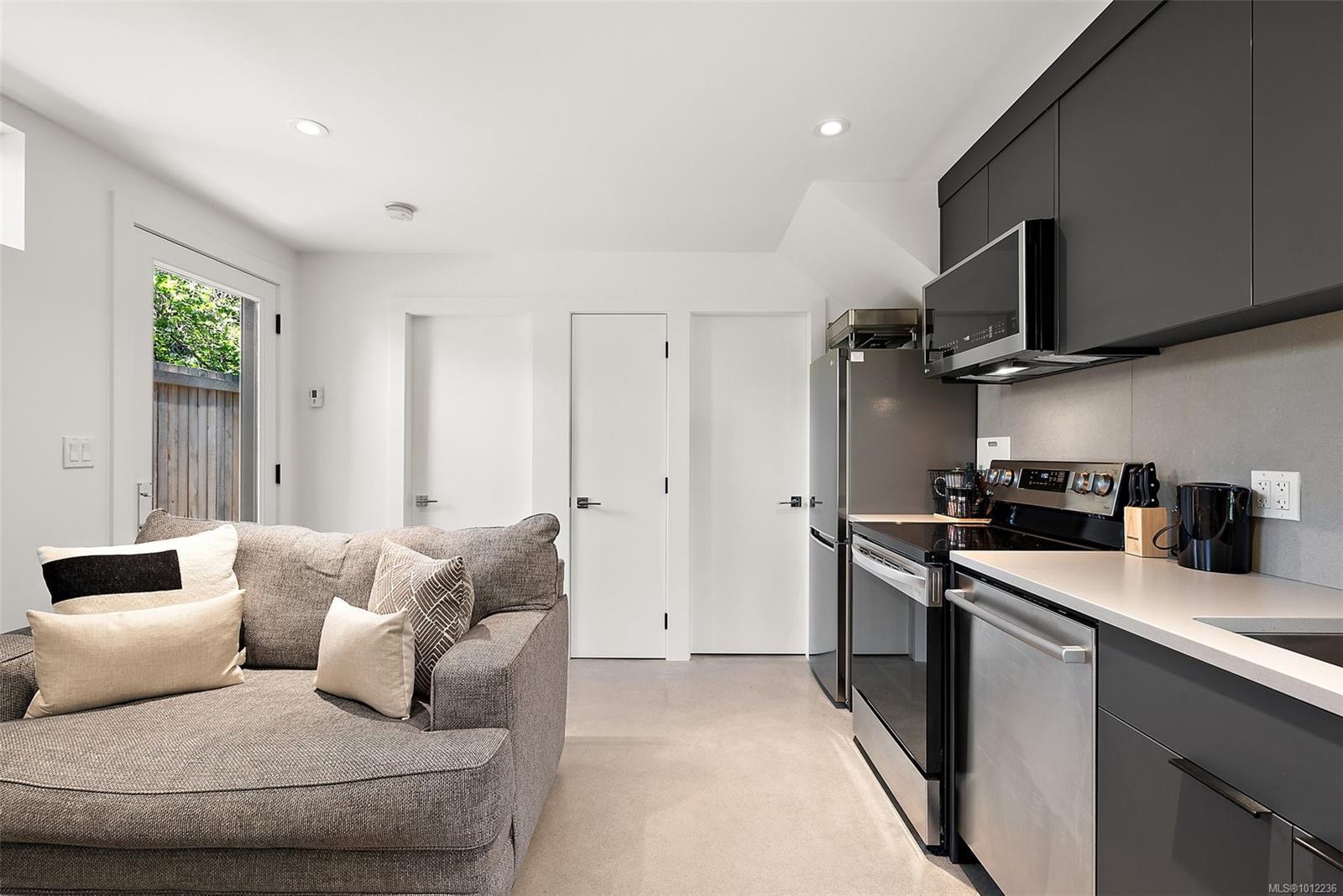 VICTORIA, British Columbia, V8S 4A6, CA, 6 Bedrooms Bedrooms, ,Residential,For Sale,1948300