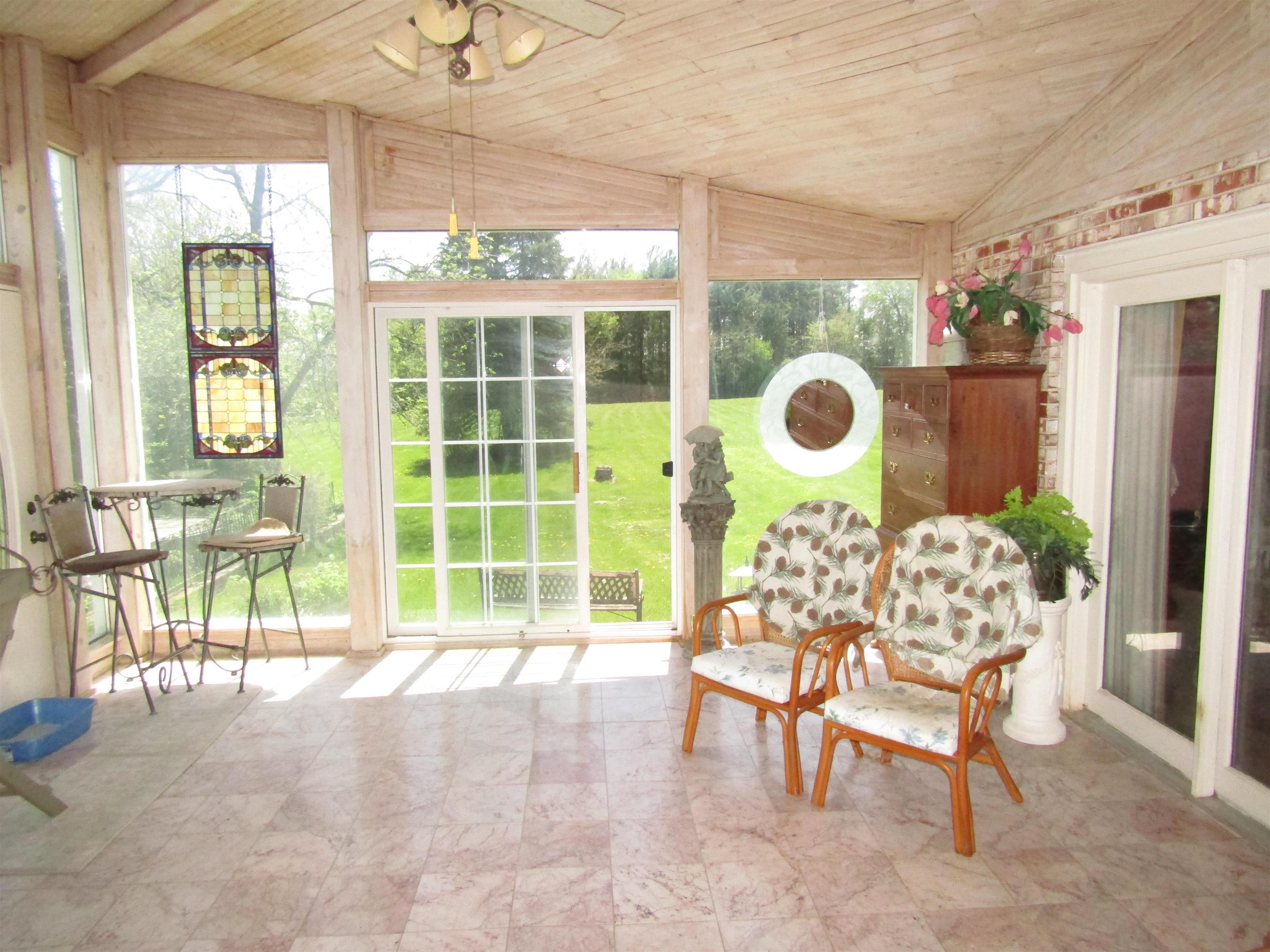 Beloit, Wisconsin, 53511, United States, 6 Bedrooms Bedrooms, ,5 BathroomsBathrooms,Residential,For Sale,1923330