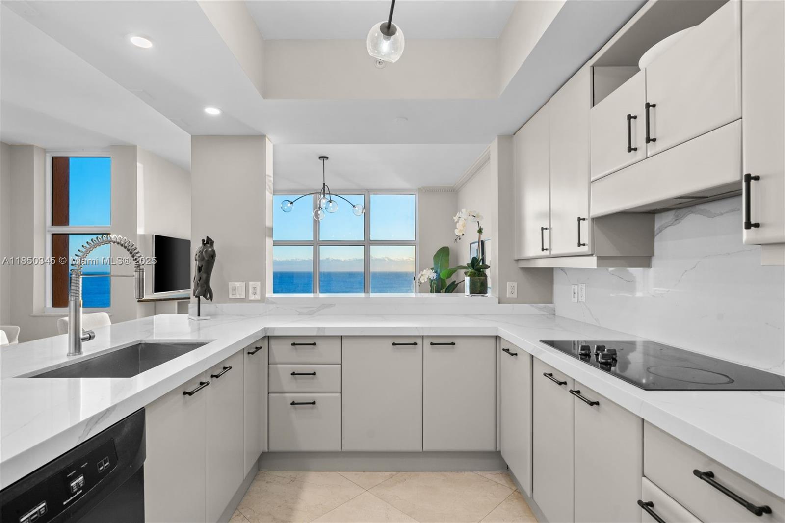 Fort Lauderdale, Florida, 33305, United States, 2 Bedrooms Bedrooms, ,3 BathroomsBathrooms,Residential,For Sale,1907787