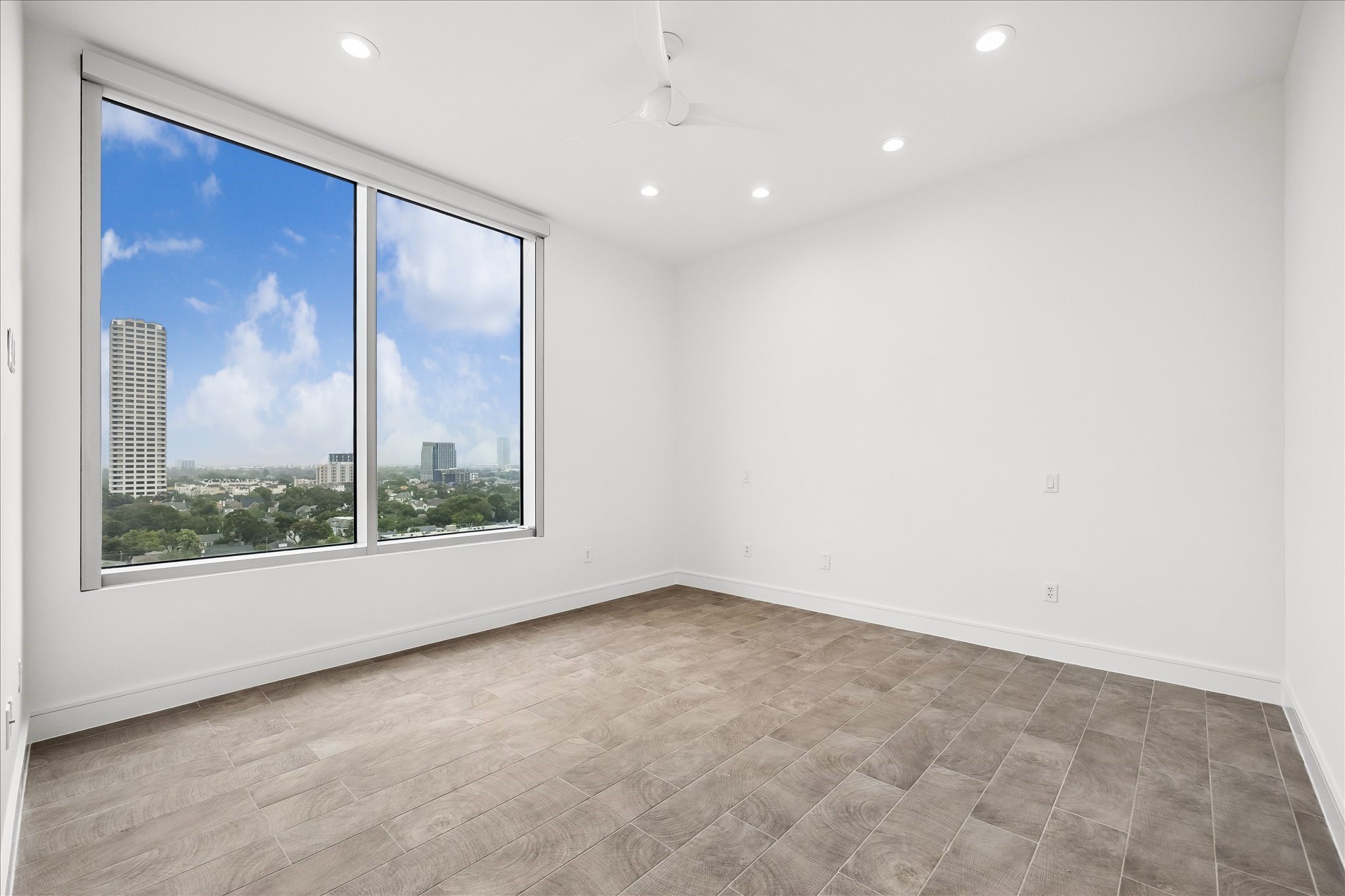  2727 Kirby Drive #11D - 物件實景