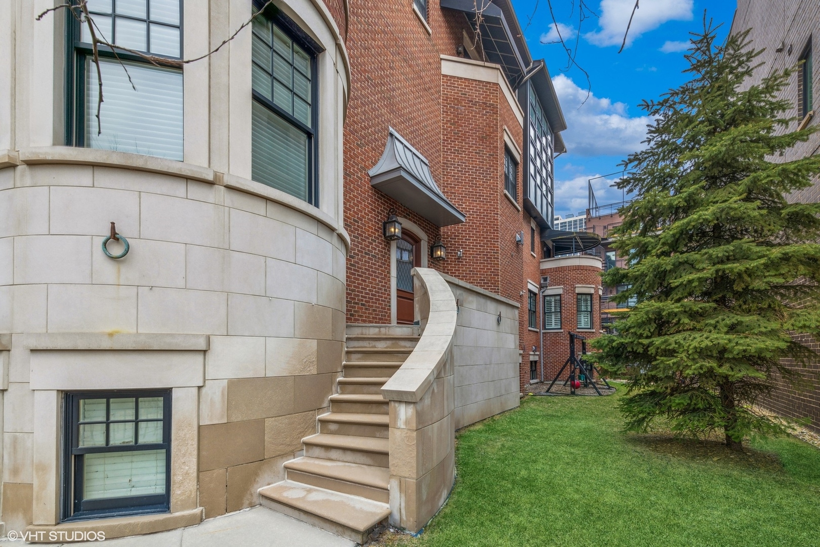 1515 N North Park Avenue, Chicago, Illinois, 60610, United States, 7 Bedrooms Bedrooms, ,6 BathroomsBathrooms,Residential,For Sale,1515 N North Park Avenue,1247727